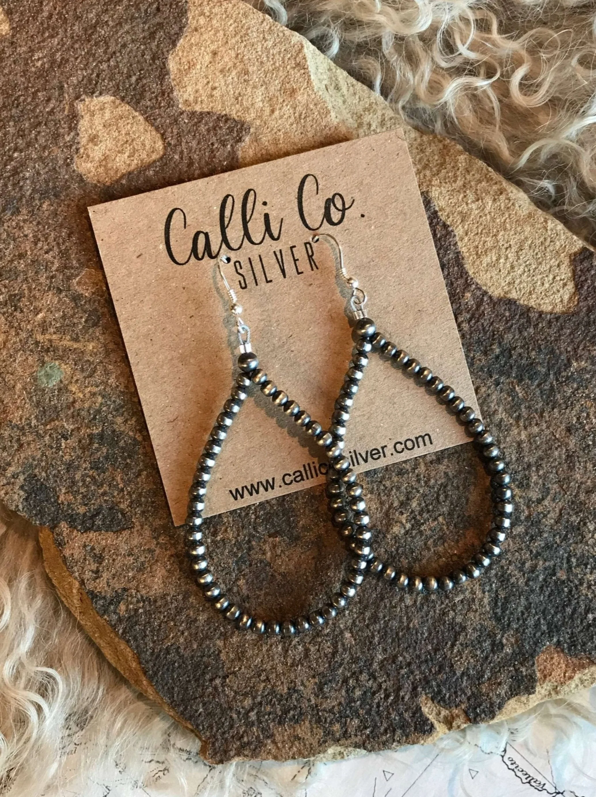 The 3mm Grande Teardrop Hoops