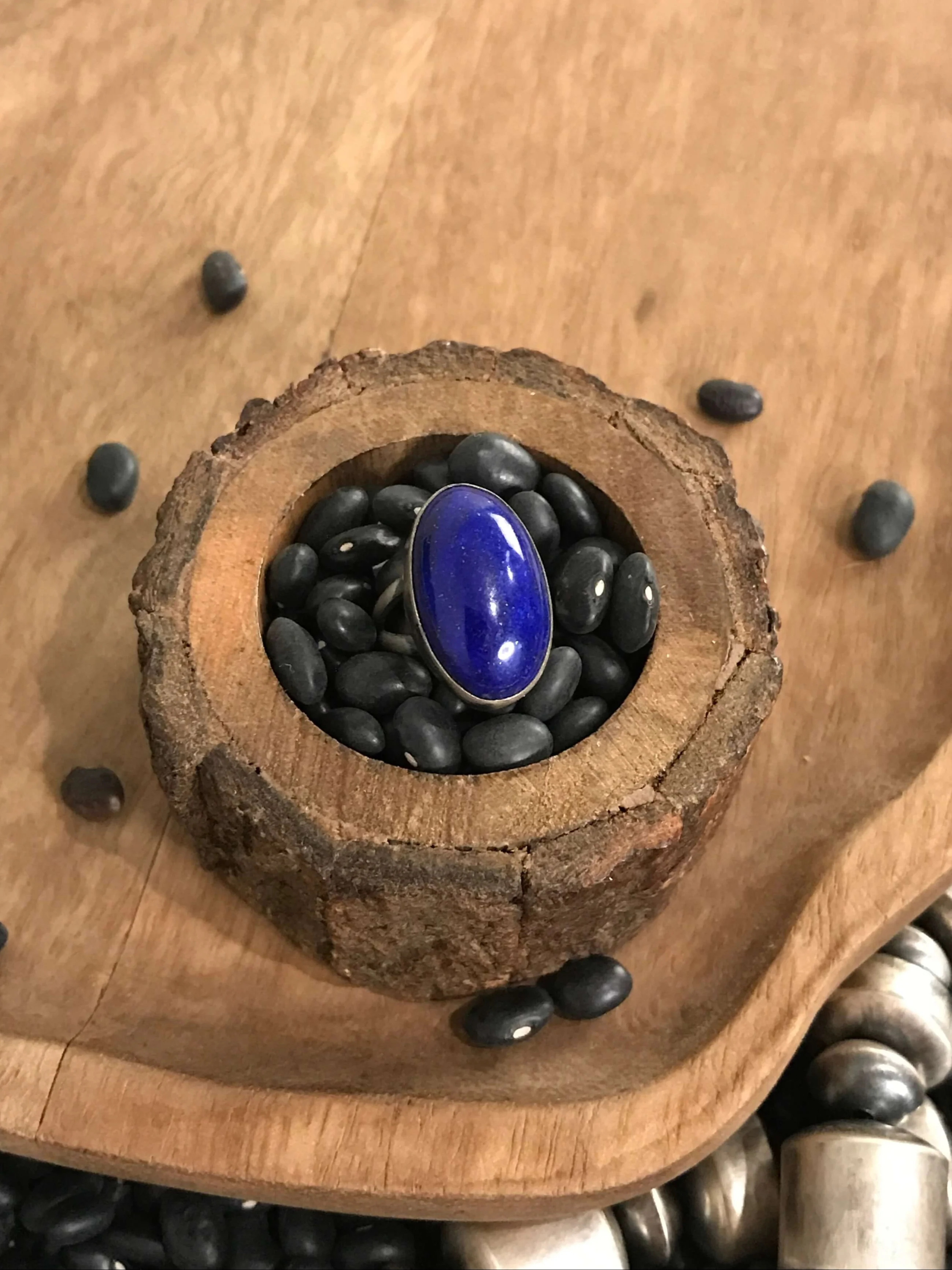 The Amity Ring in Lapis, Sz 5