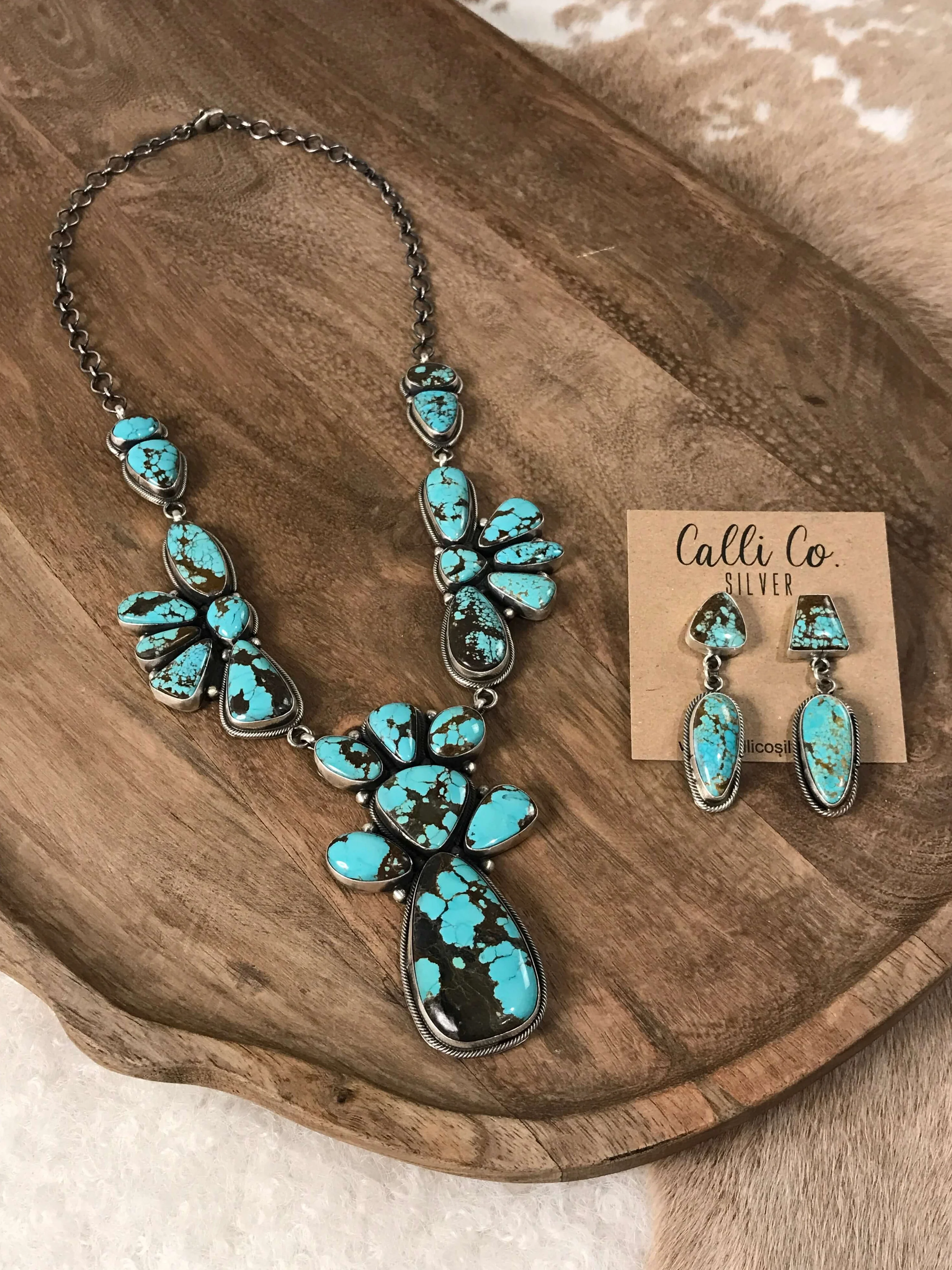 The Antigo Turquoise Statement Necklace Set