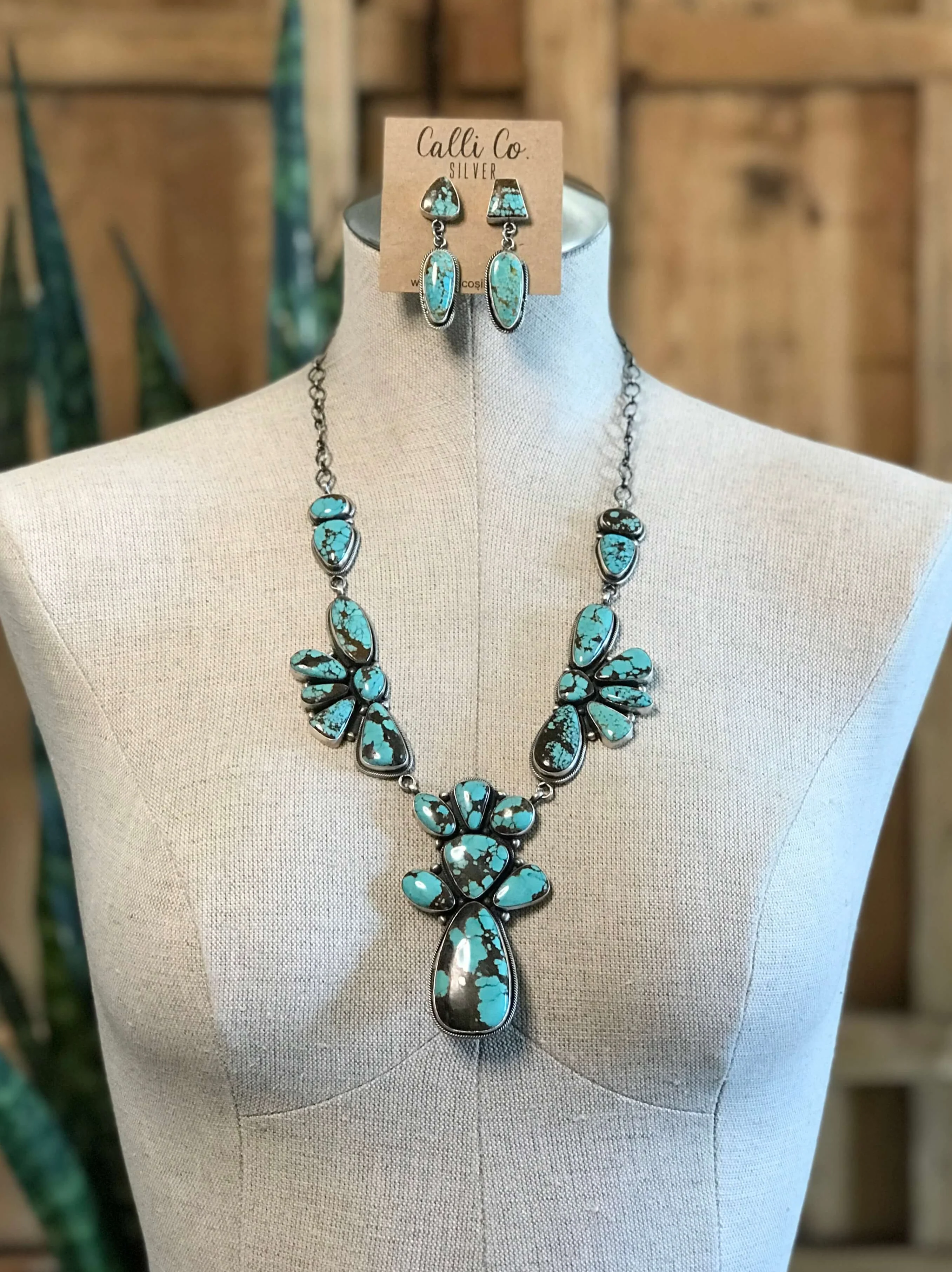 The Antigo Turquoise Statement Necklace Set - Image 2