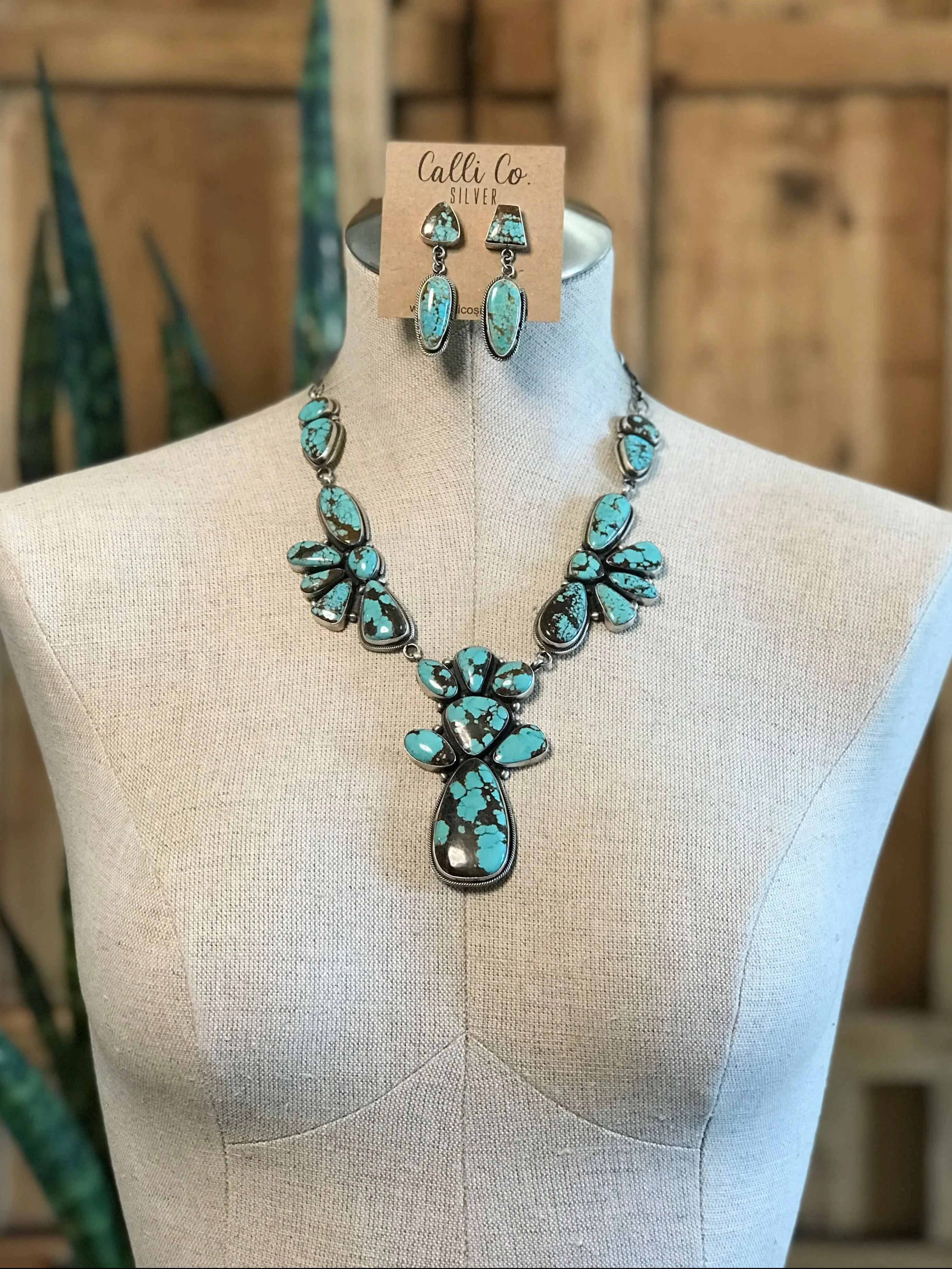 The Antigo Turquoise Statement Necklace Set - Image 3