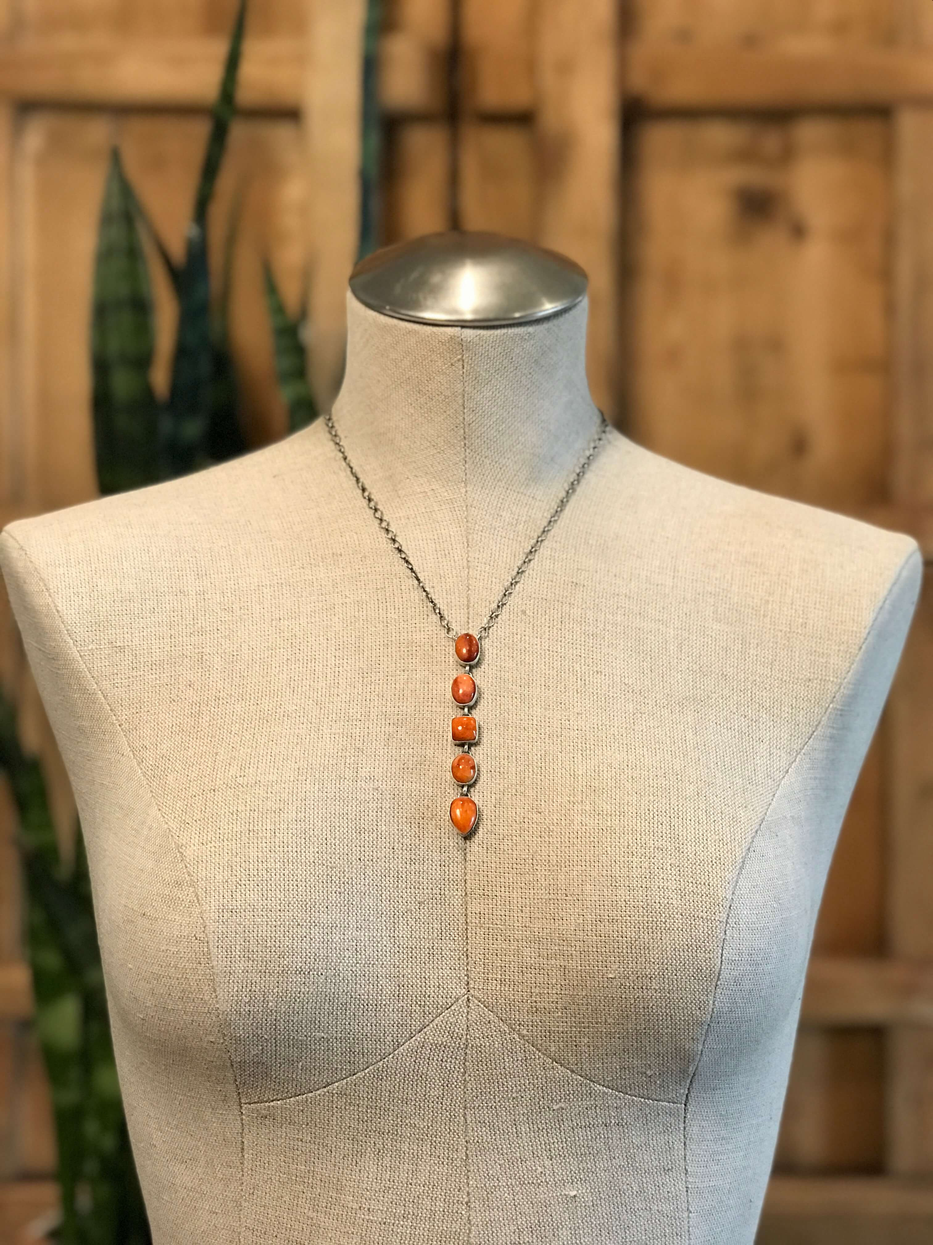 The Arroyo Lariat Necklace in Spiny Oyster, 10 - Image 3