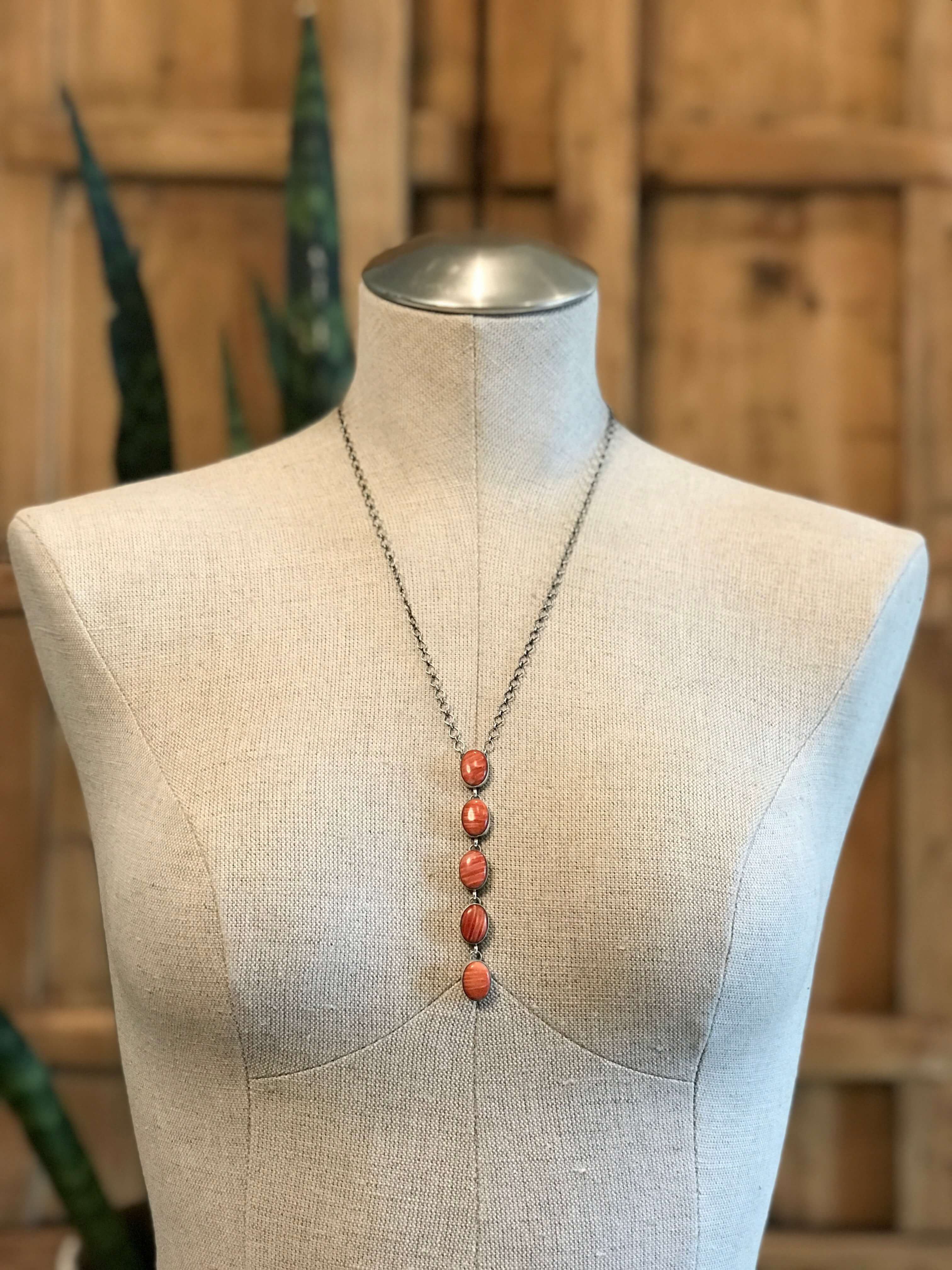 The Arroyo Lariat Necklace in Spiny Oyster, 12 - Image 2