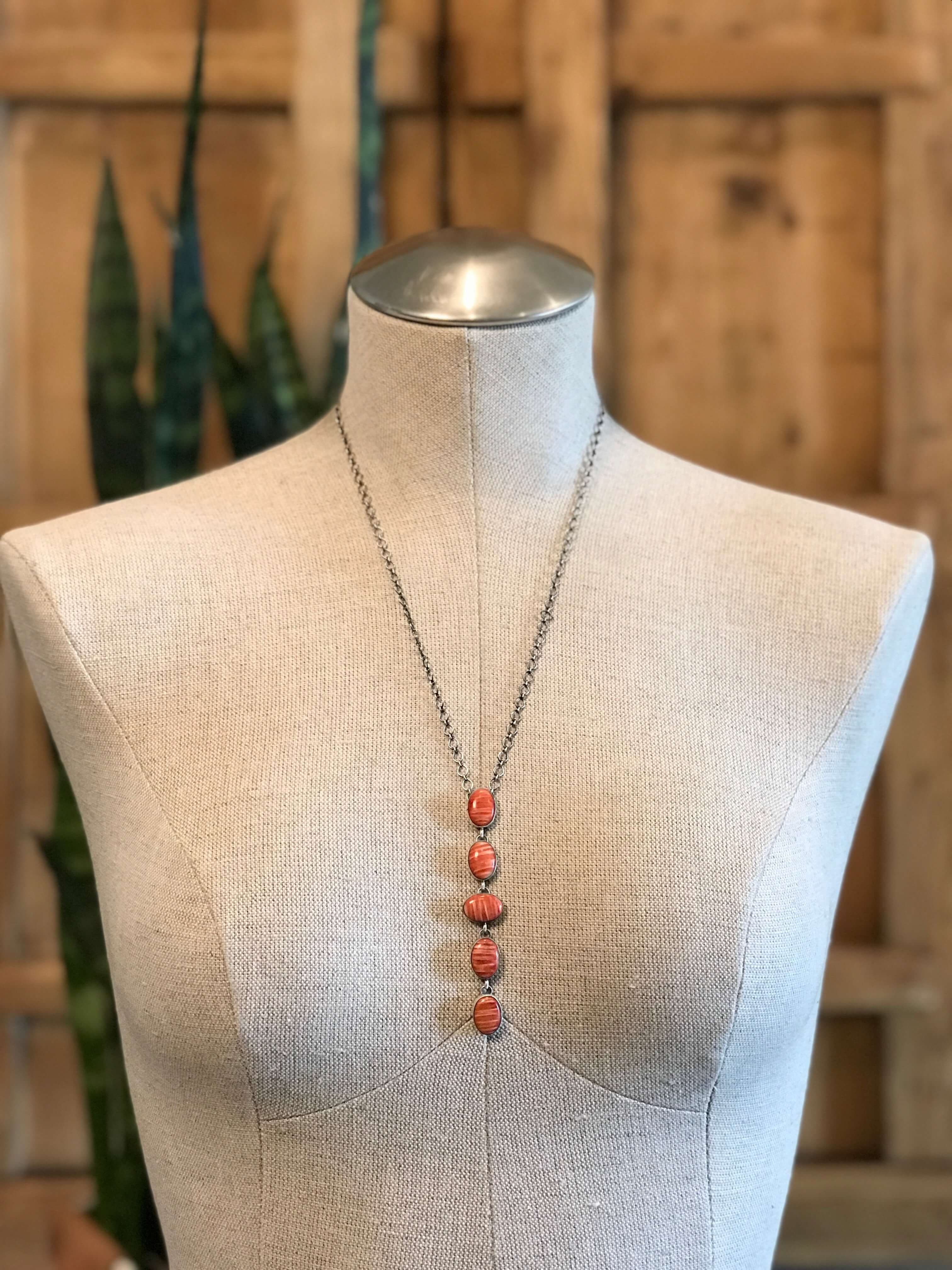 The Arroyo Lariat Necklace in Spiny Oyster, 13 - Image 2