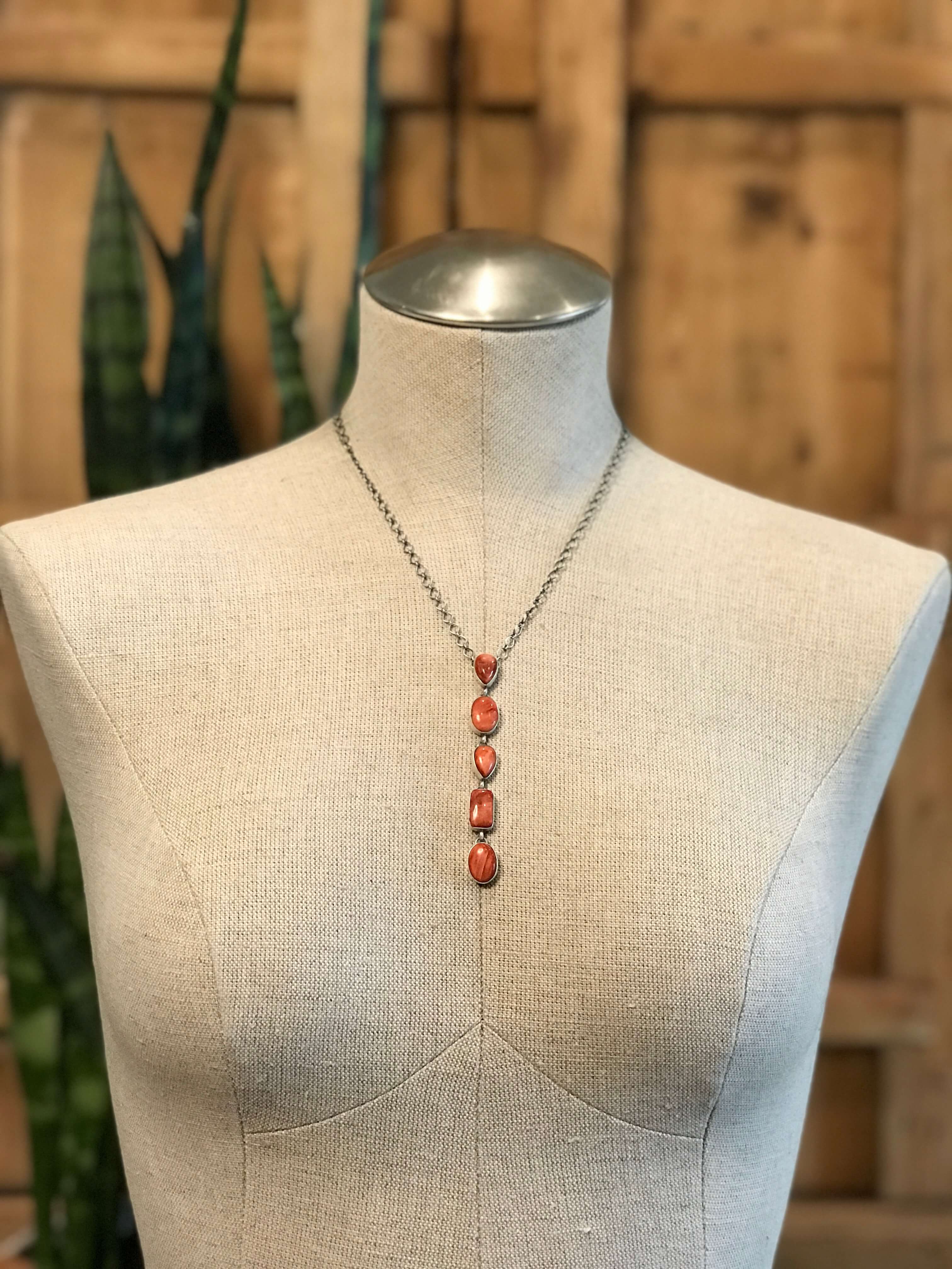 The Arroyo Lariat Necklace in Spiny Oyster, 7 - Image 3