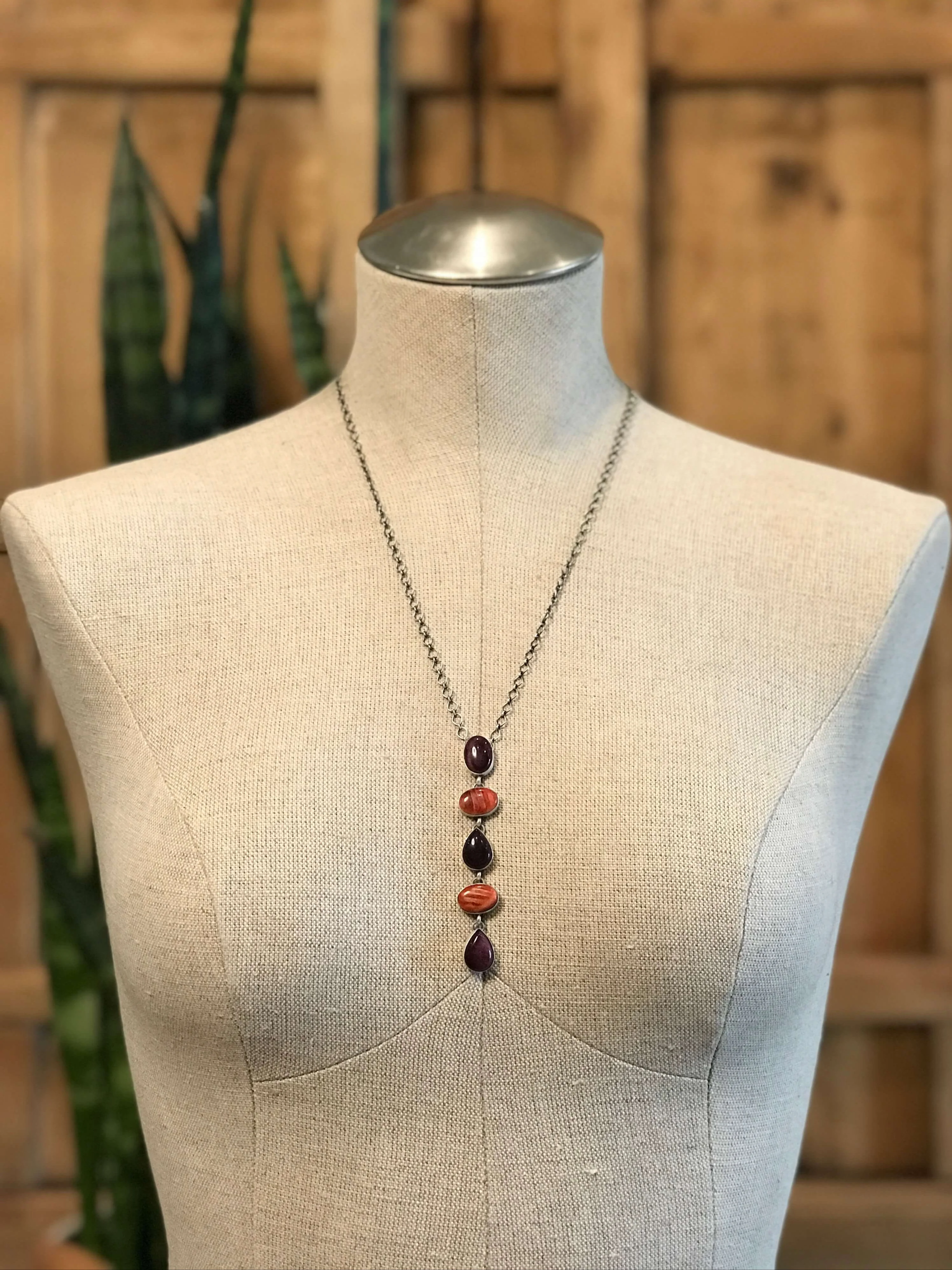 The Arroyo Lariat Necklace in Spiny Oyster, 8 - Image 2