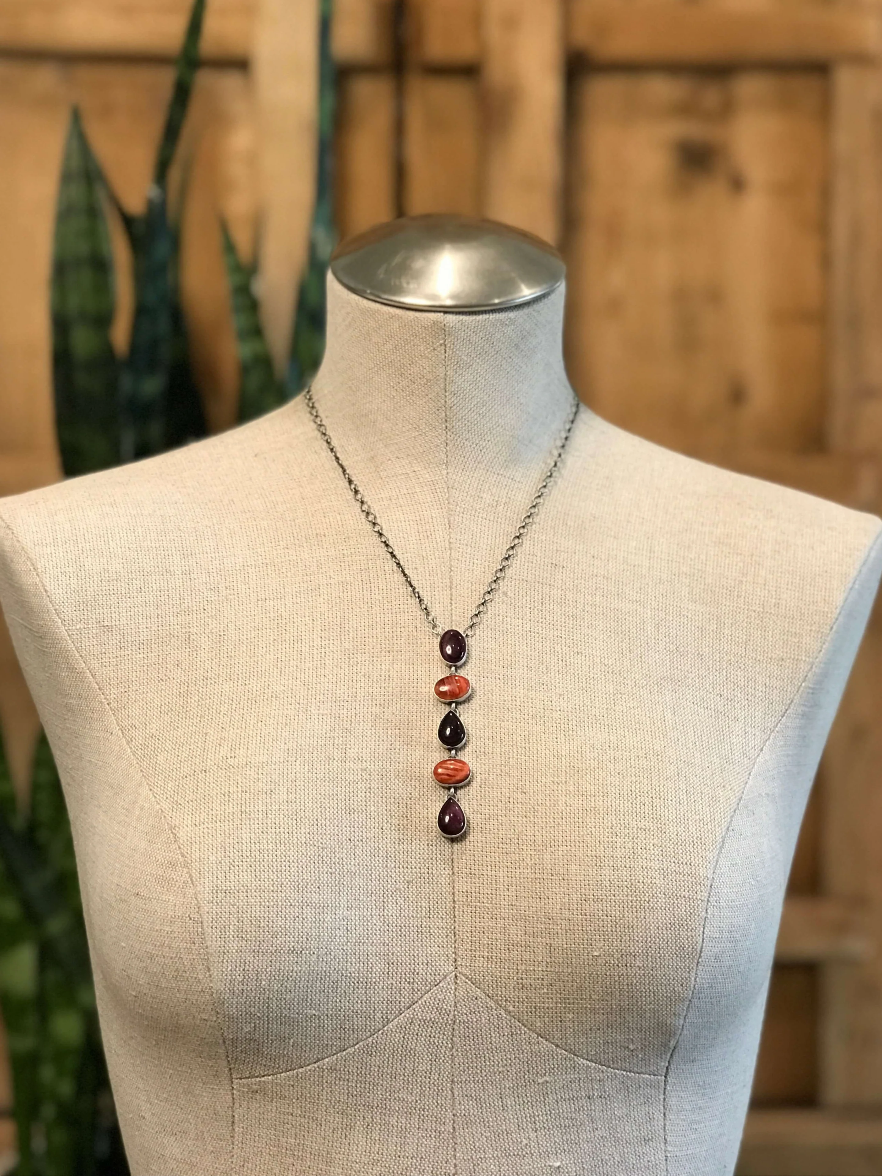 The Arroyo Lariat Necklace in Spiny Oyster, 8 - Image 3