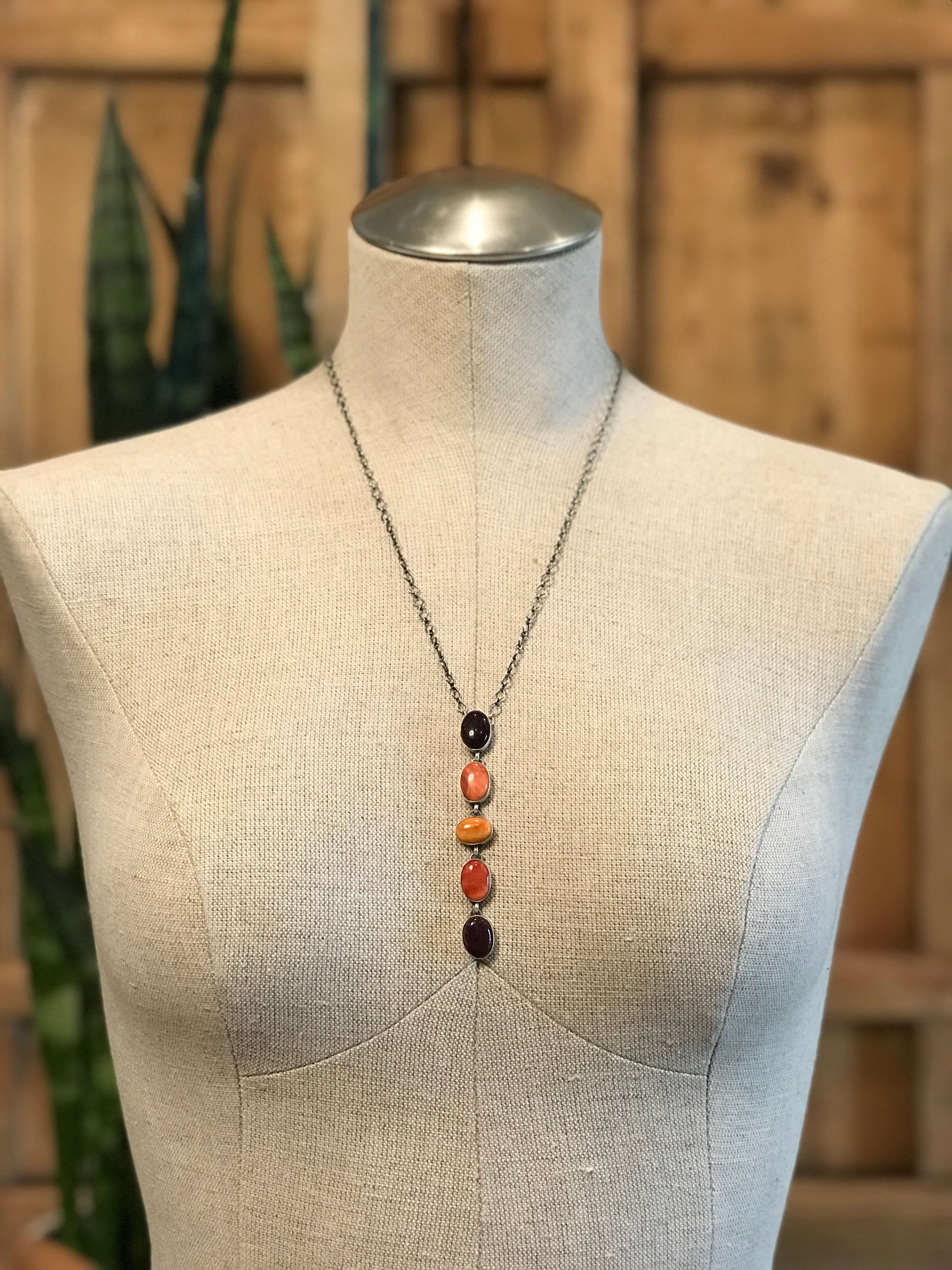 The Arroyo Lariat Necklace in Spiny Oyster, 9 - Image 2
