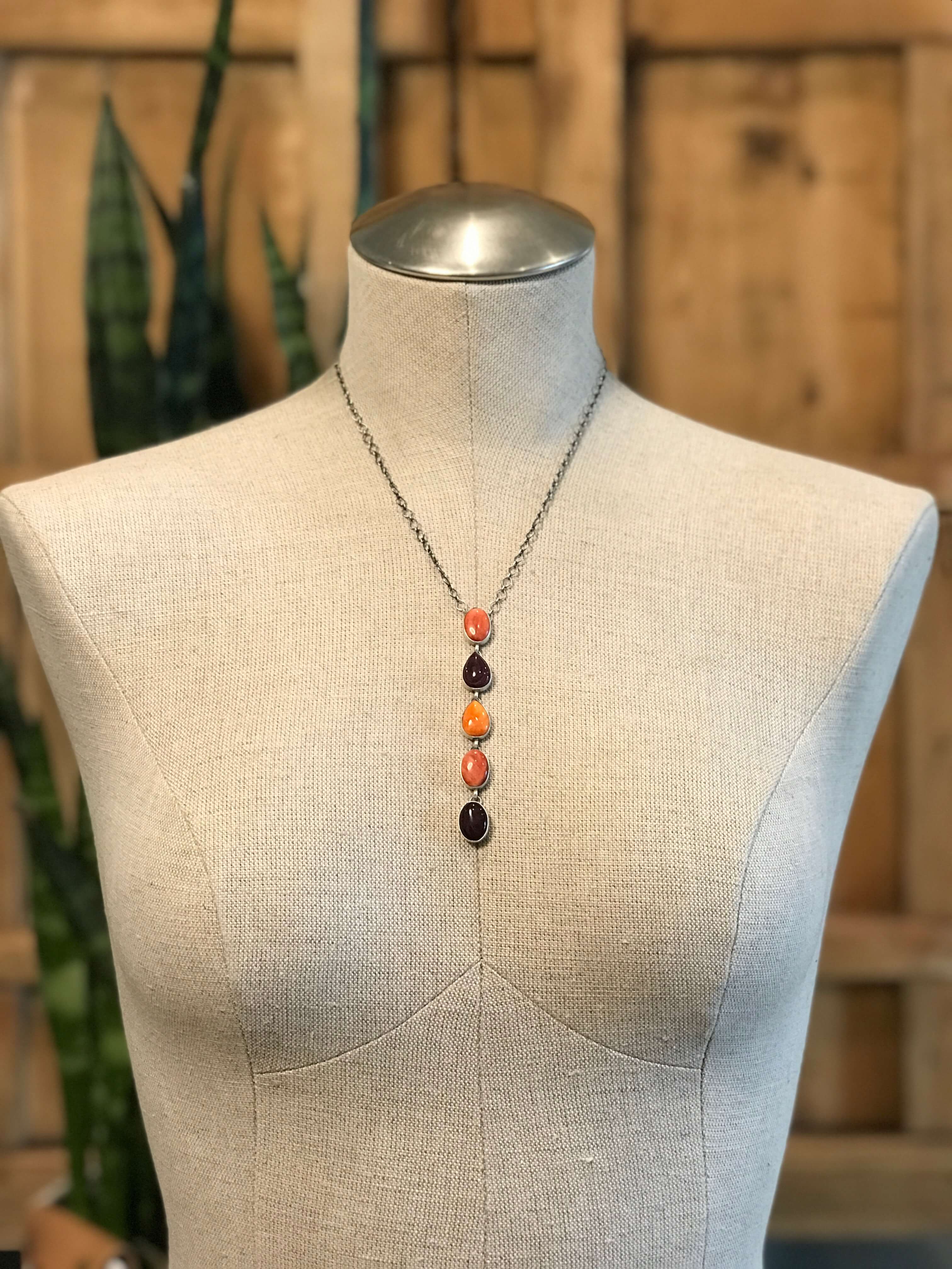 The Arroyo Lariat Necklace in Spiny Oyster, 4 - Image 3