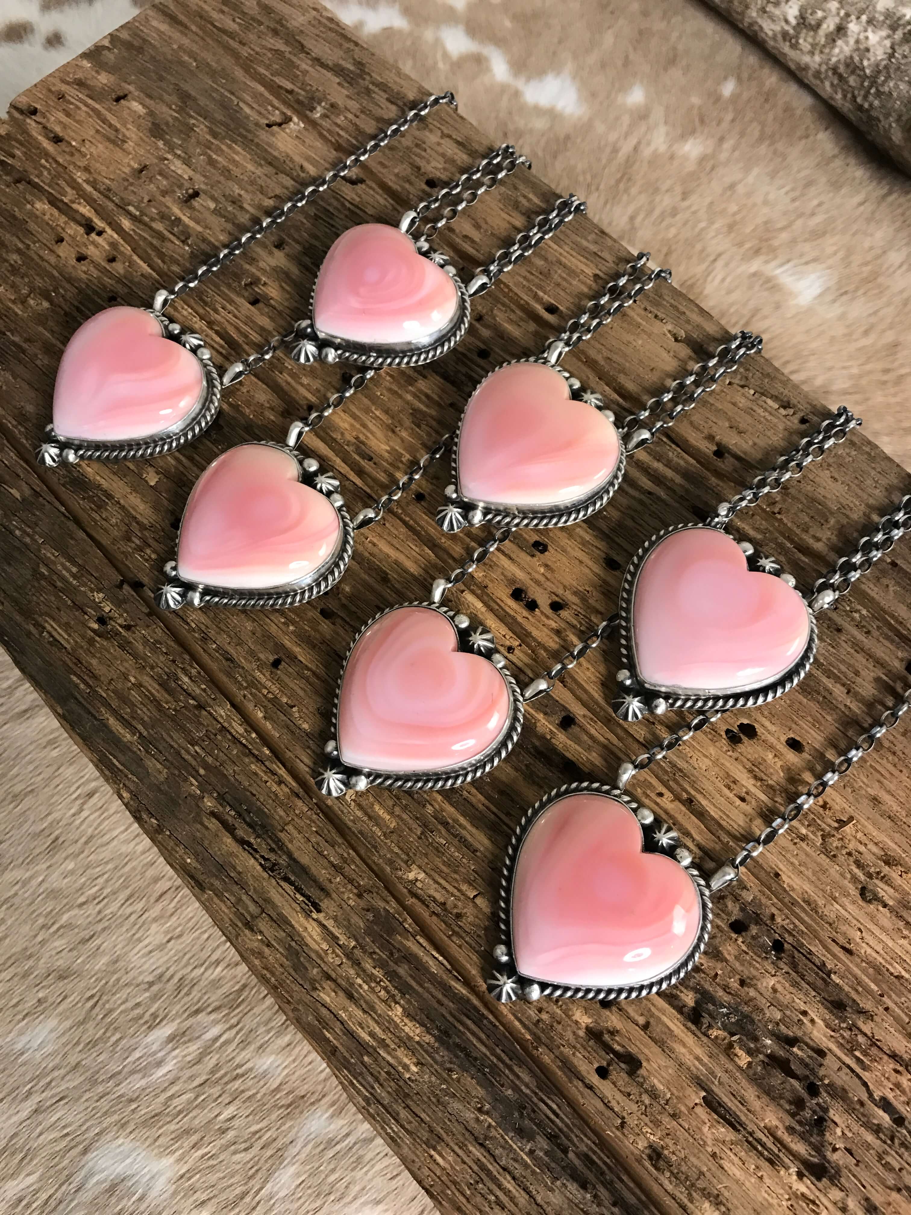 The Benavides Pink Conch Heart Necklaces - Image 4