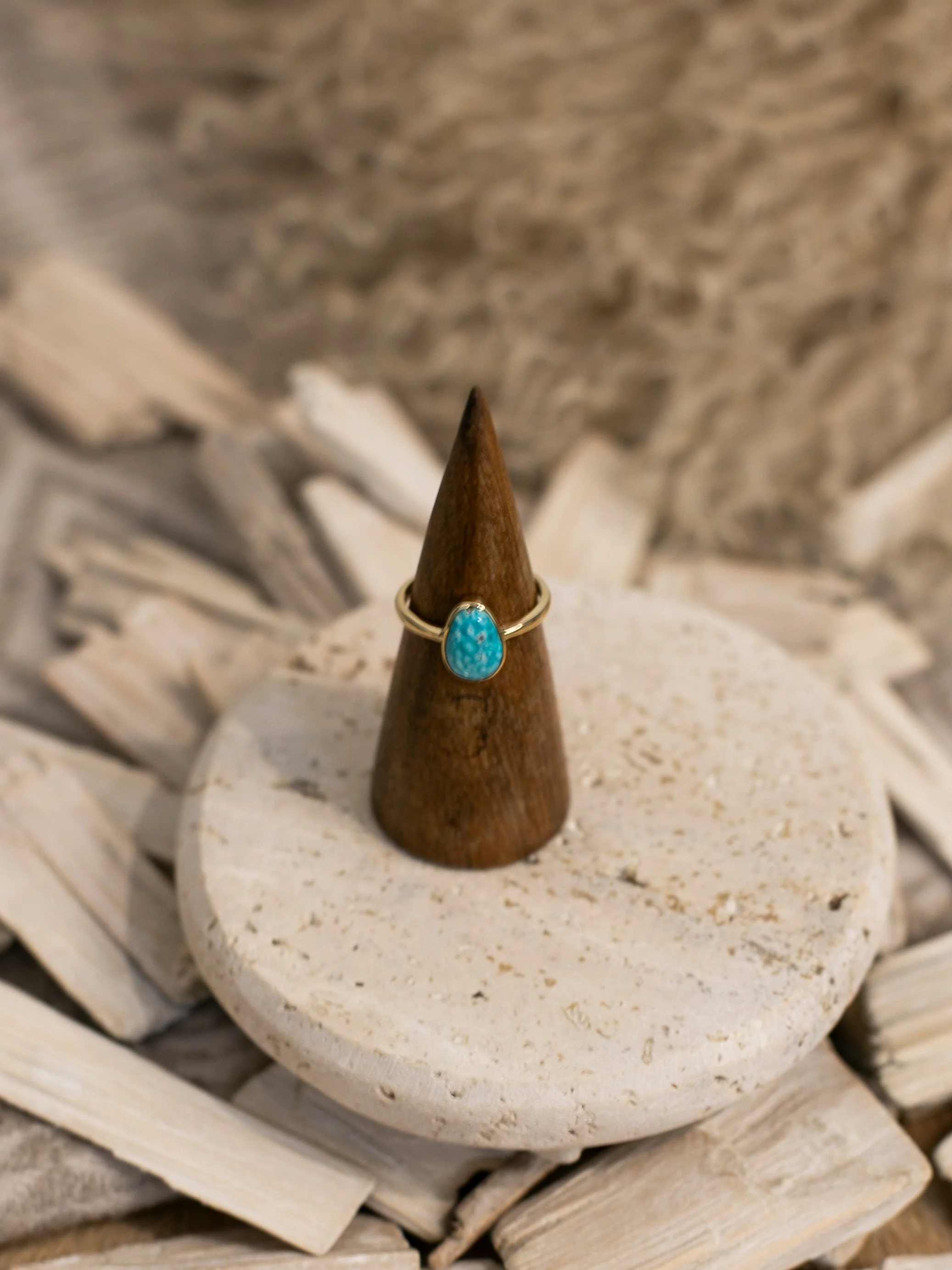 The Bordeaux 14k and Turquoise Ring 4, Sz 8 - Image 4