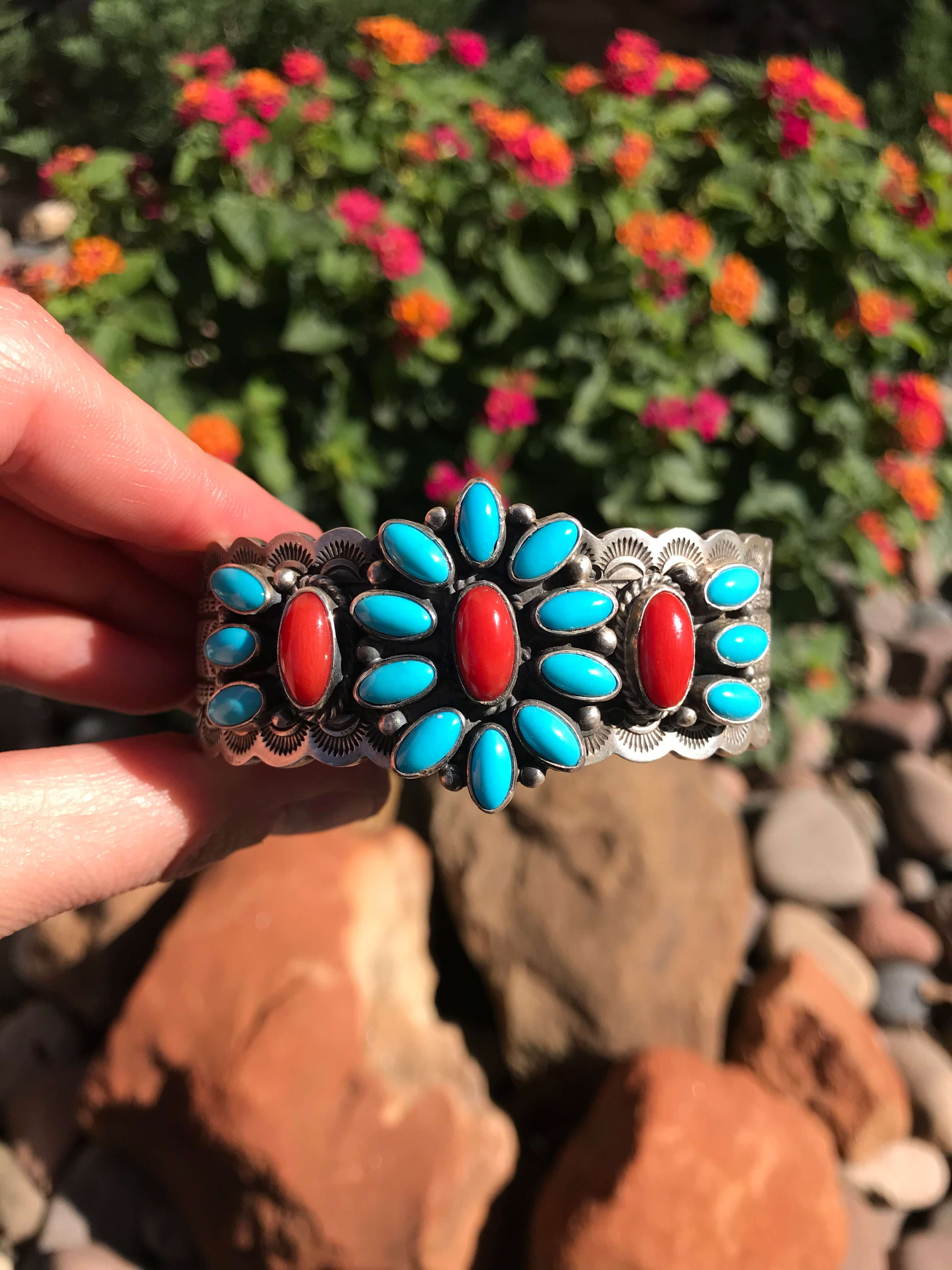 The Calladitto Coral Cuff - Image 3