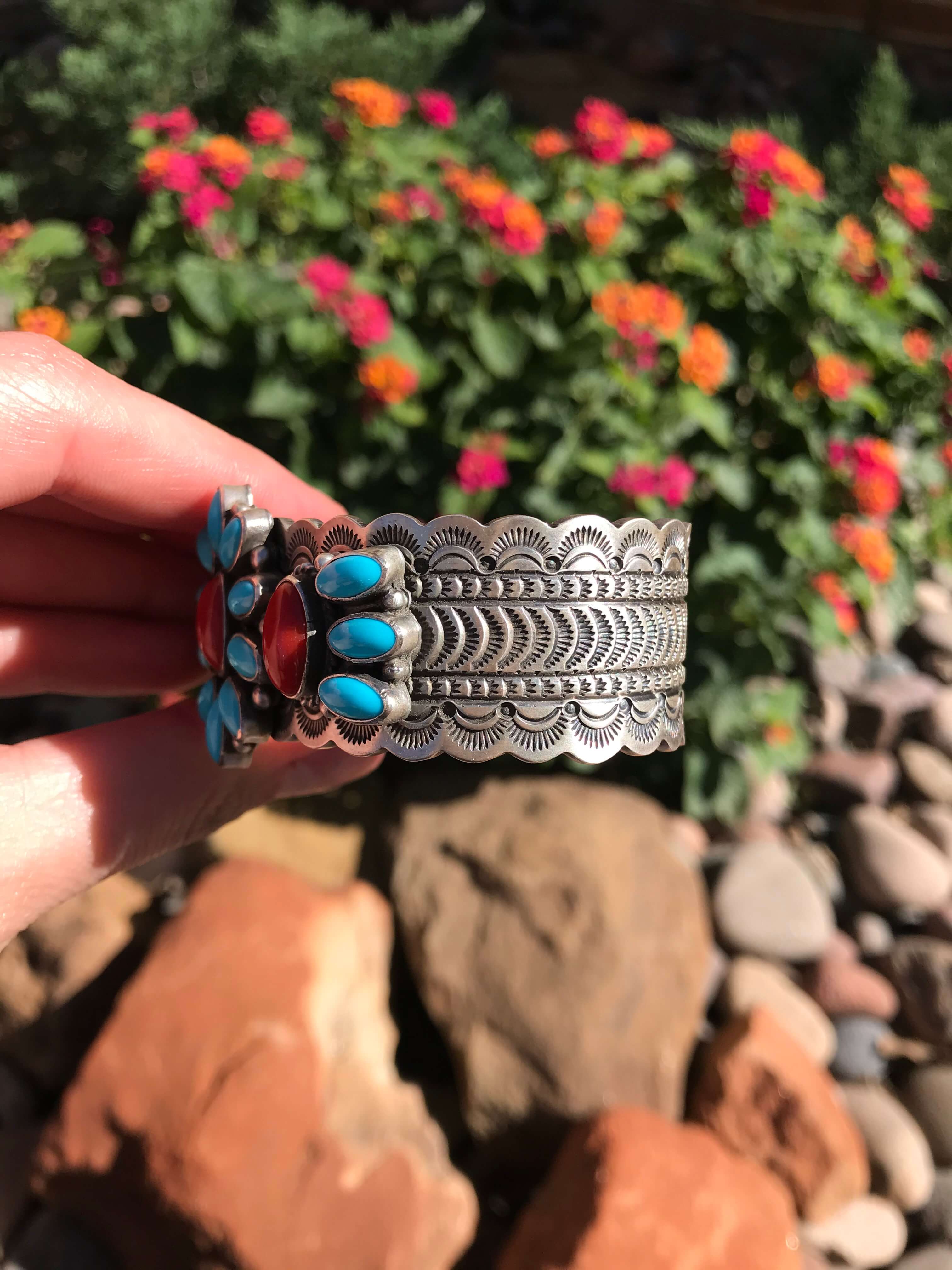 The Calladitto Coral Cuff - Image 4