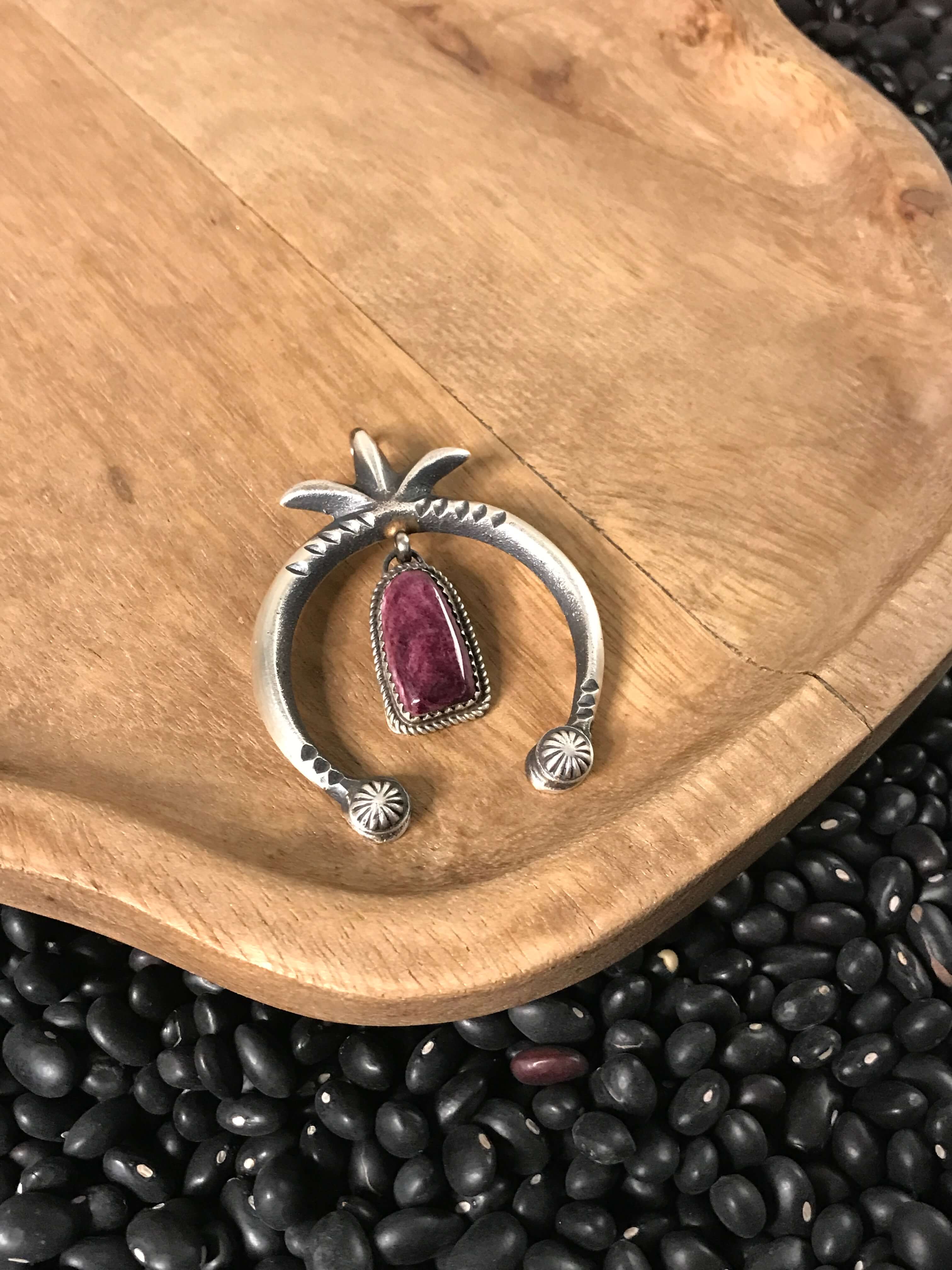 The Naja Pendant, 4