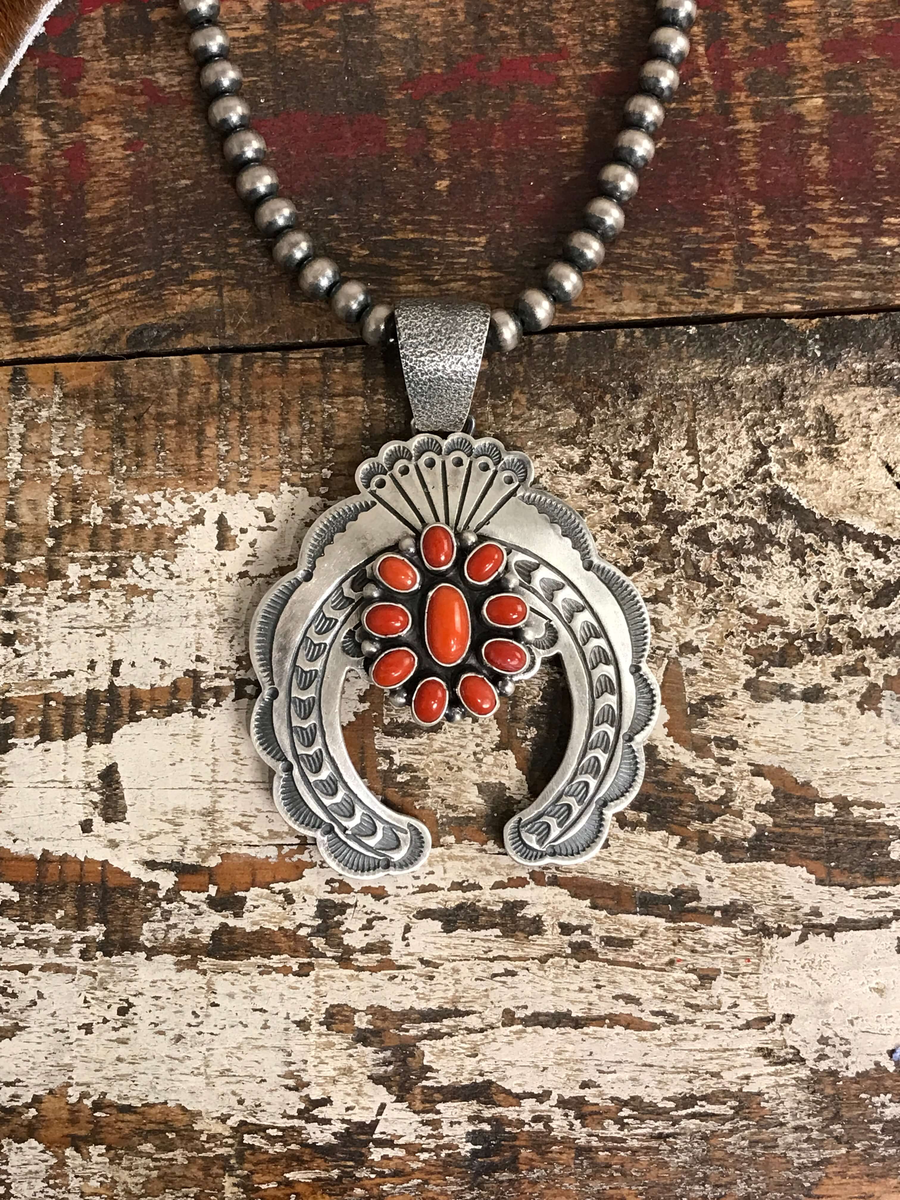 The Coral Naja Pendant - Image 3