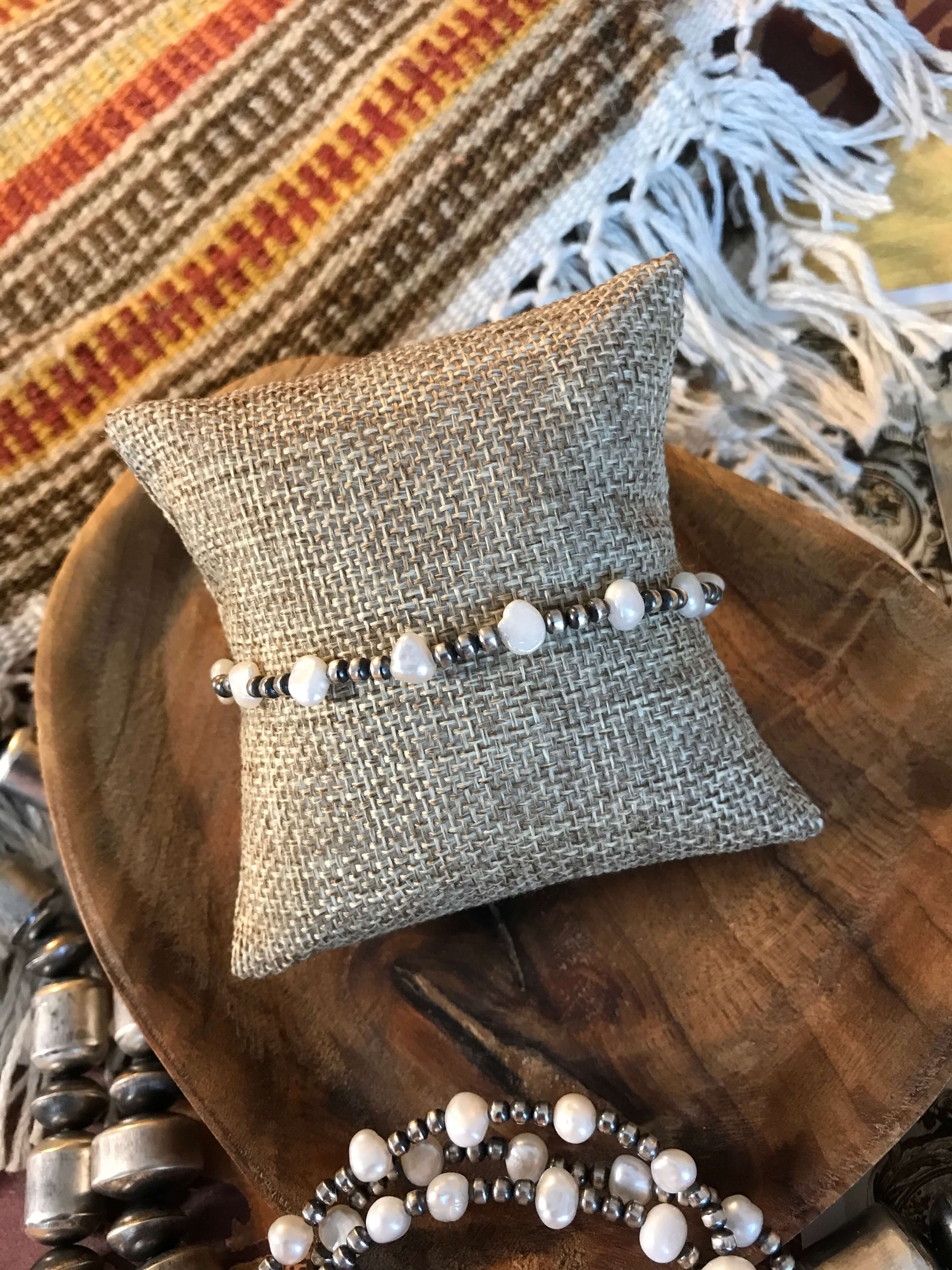 The Dainty Stretch Bracelet in Pearl