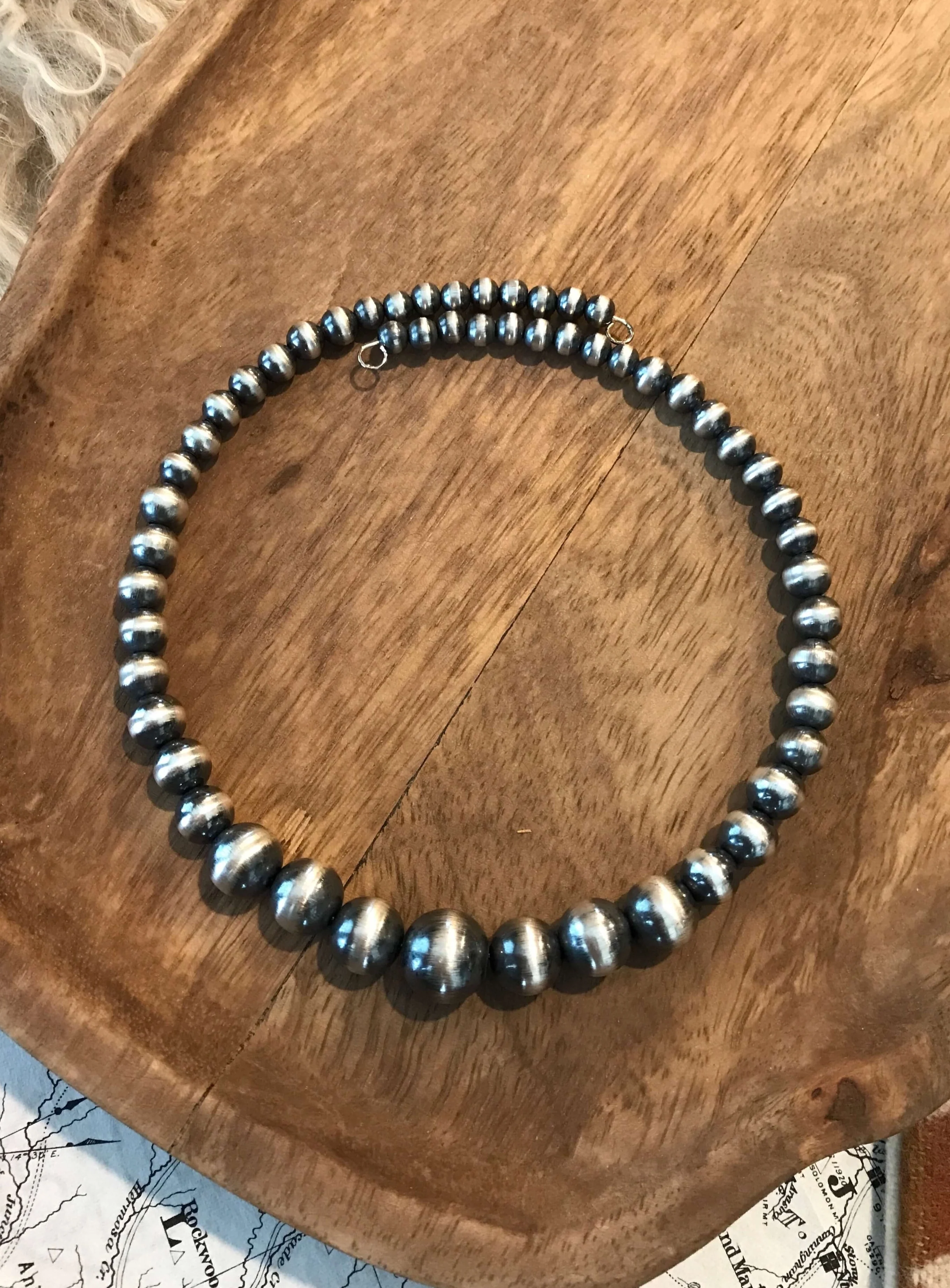 The Doheny Pearl Memory Wire Necklace