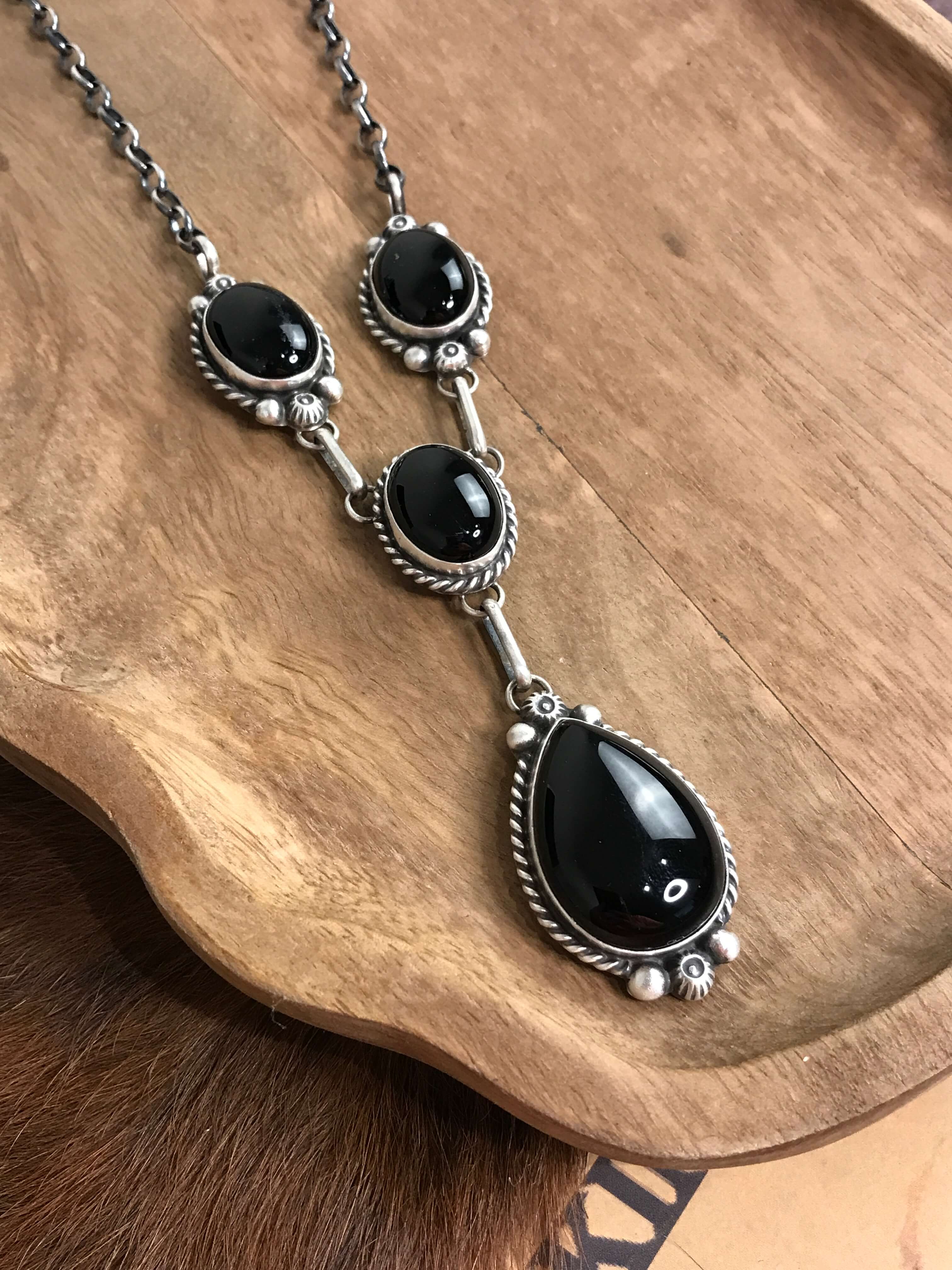 The Duluth Onyx Lariat Necklace Set - Image 7