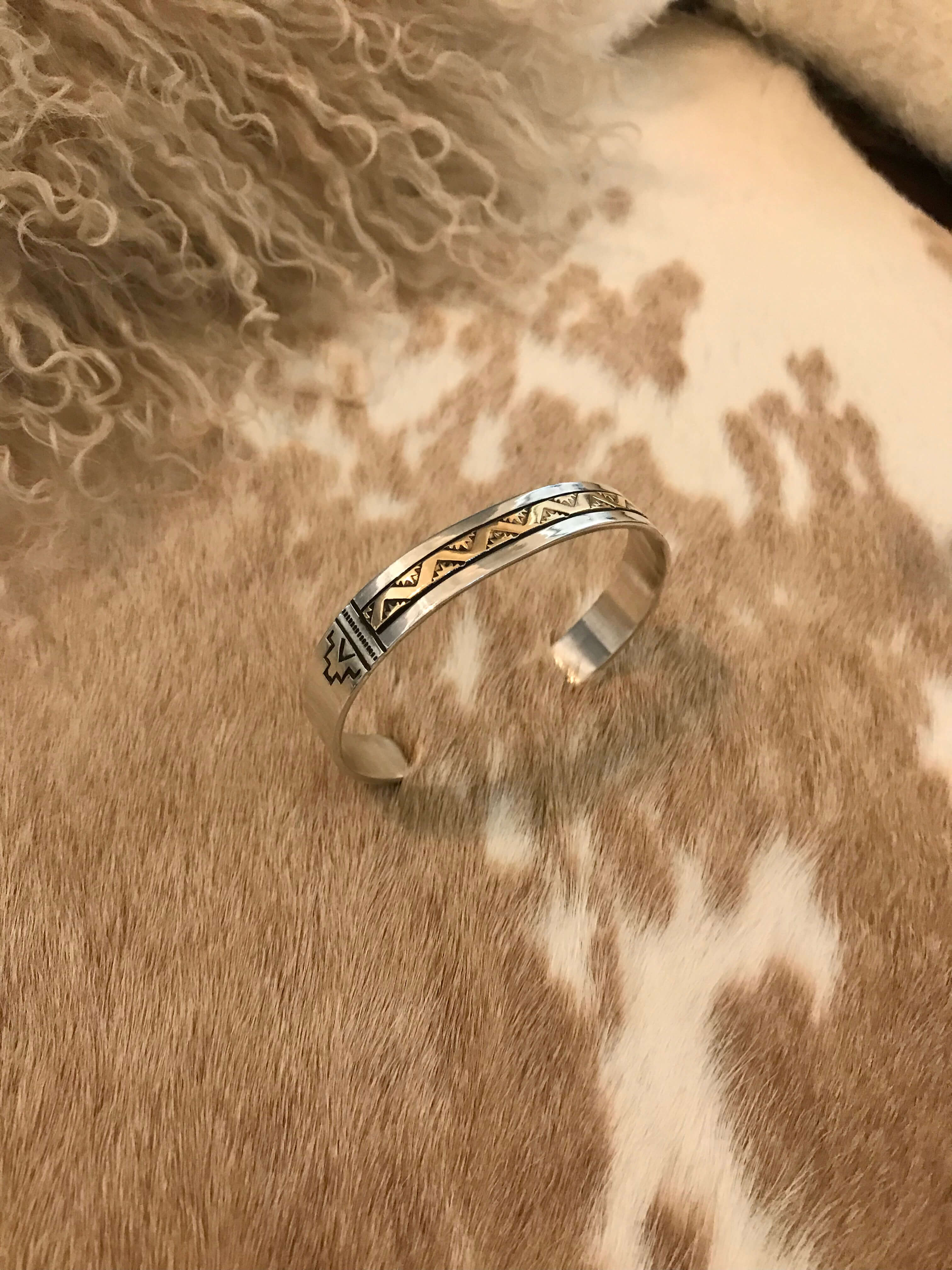 The Golden Cuff, 1 - Image 3