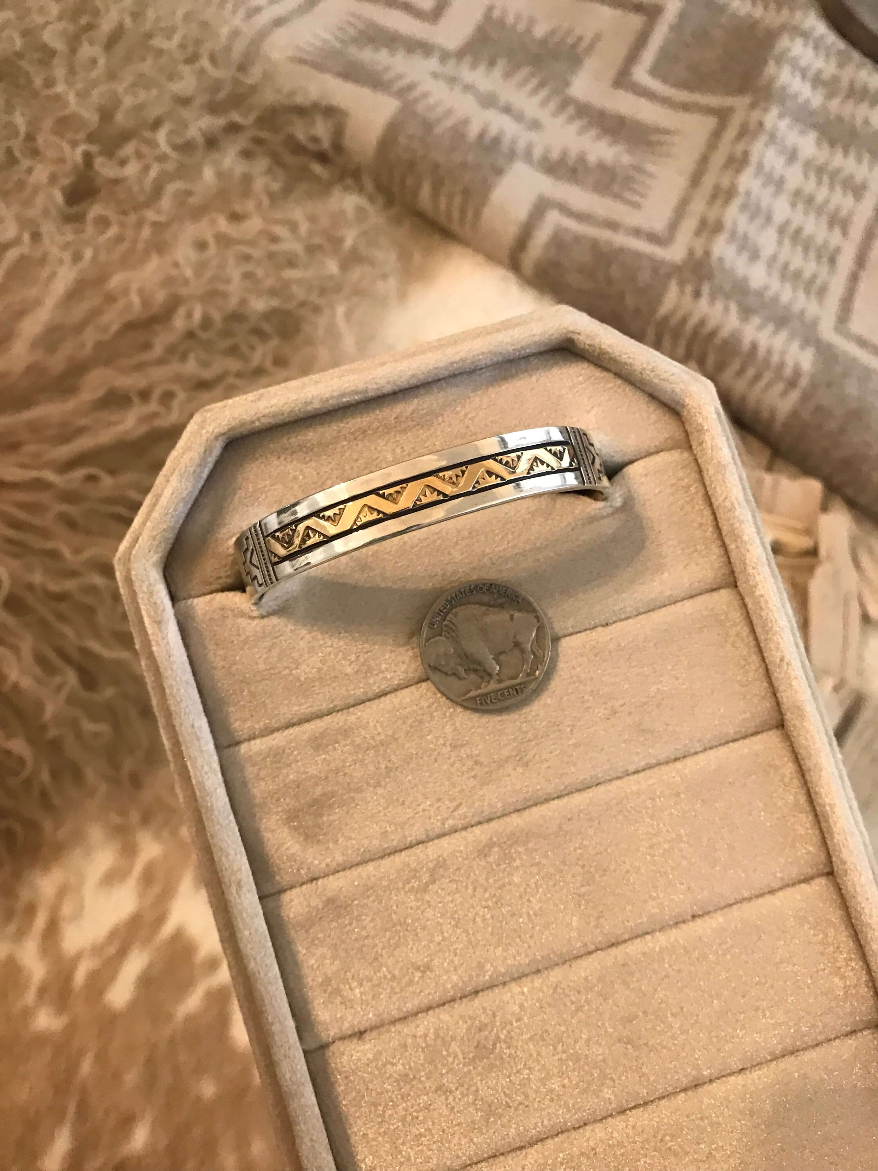 The Golden Cuff, 1 - Image 5