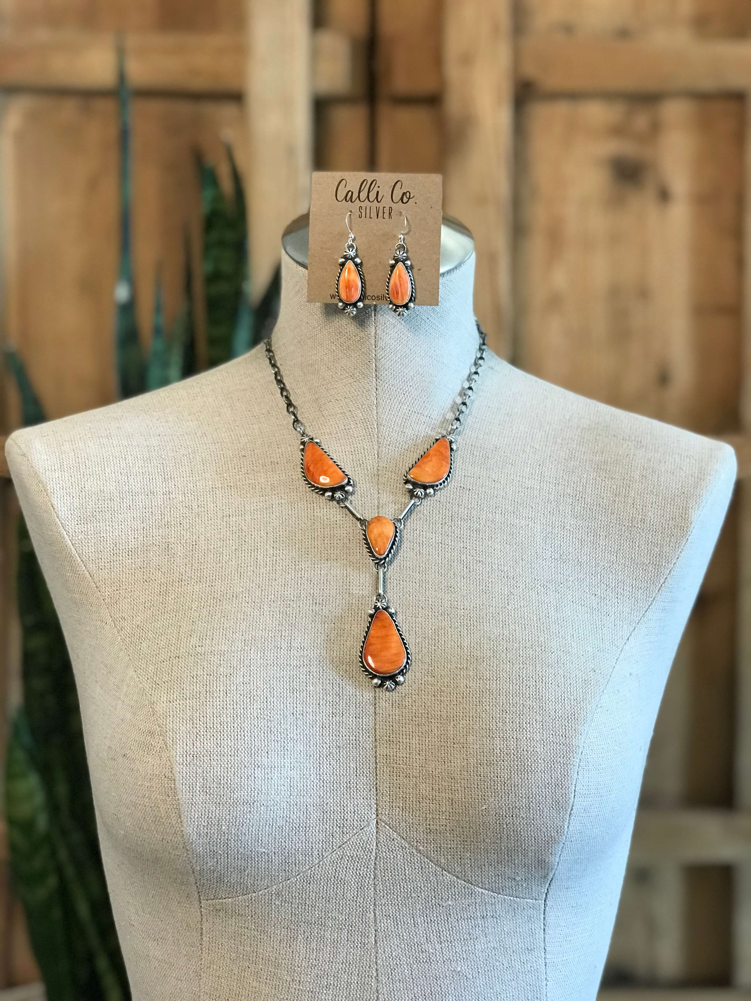 The Goldie Lariat Necklace Set - Image 3