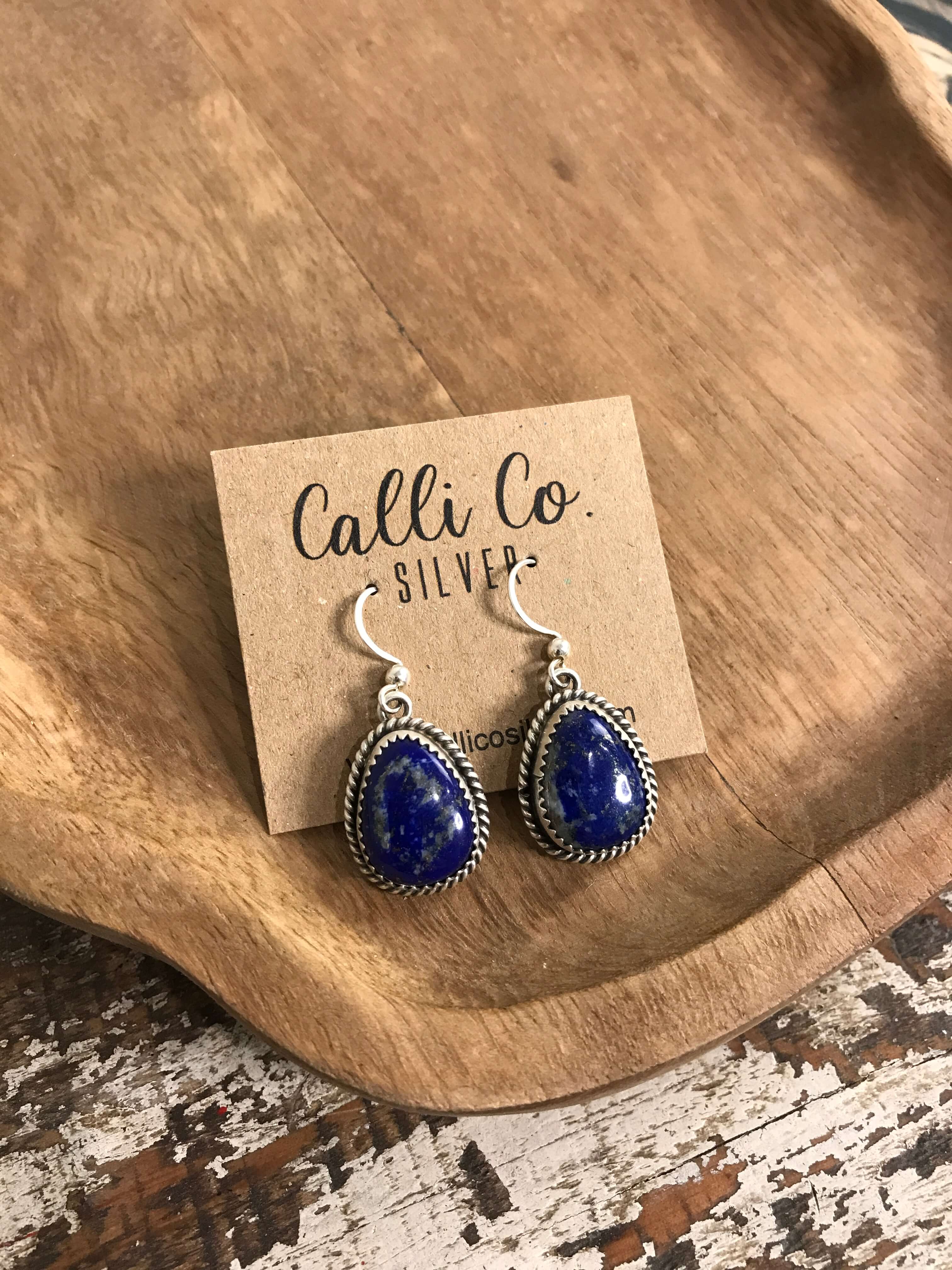 The Jude Lapis Dangles, 1