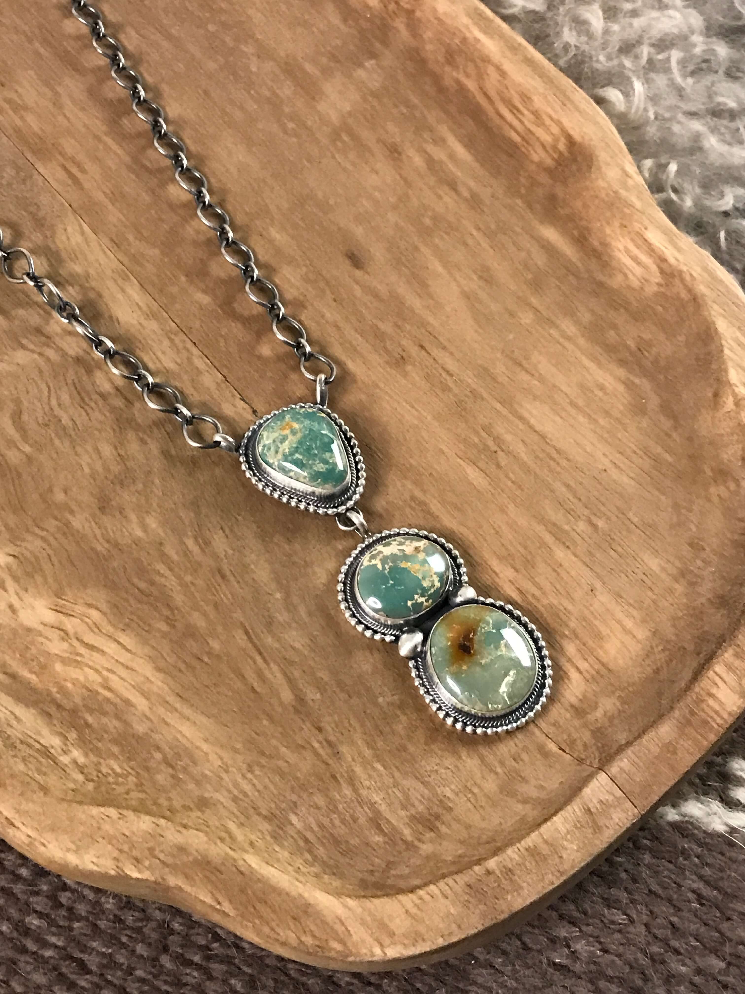 The Levita Lariat Necklace, 3