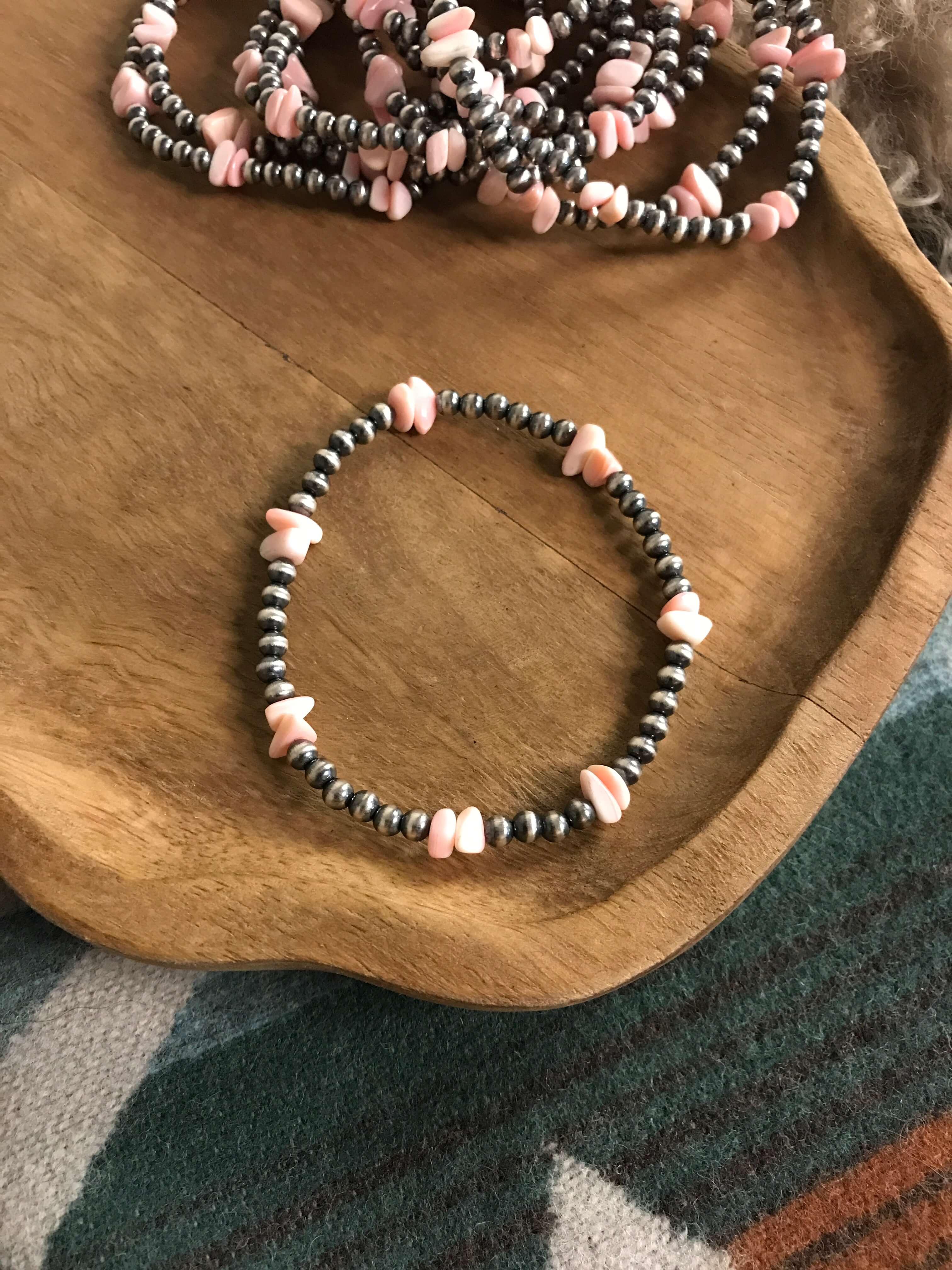 The Maizey Pink Conch Stretch Bracelet