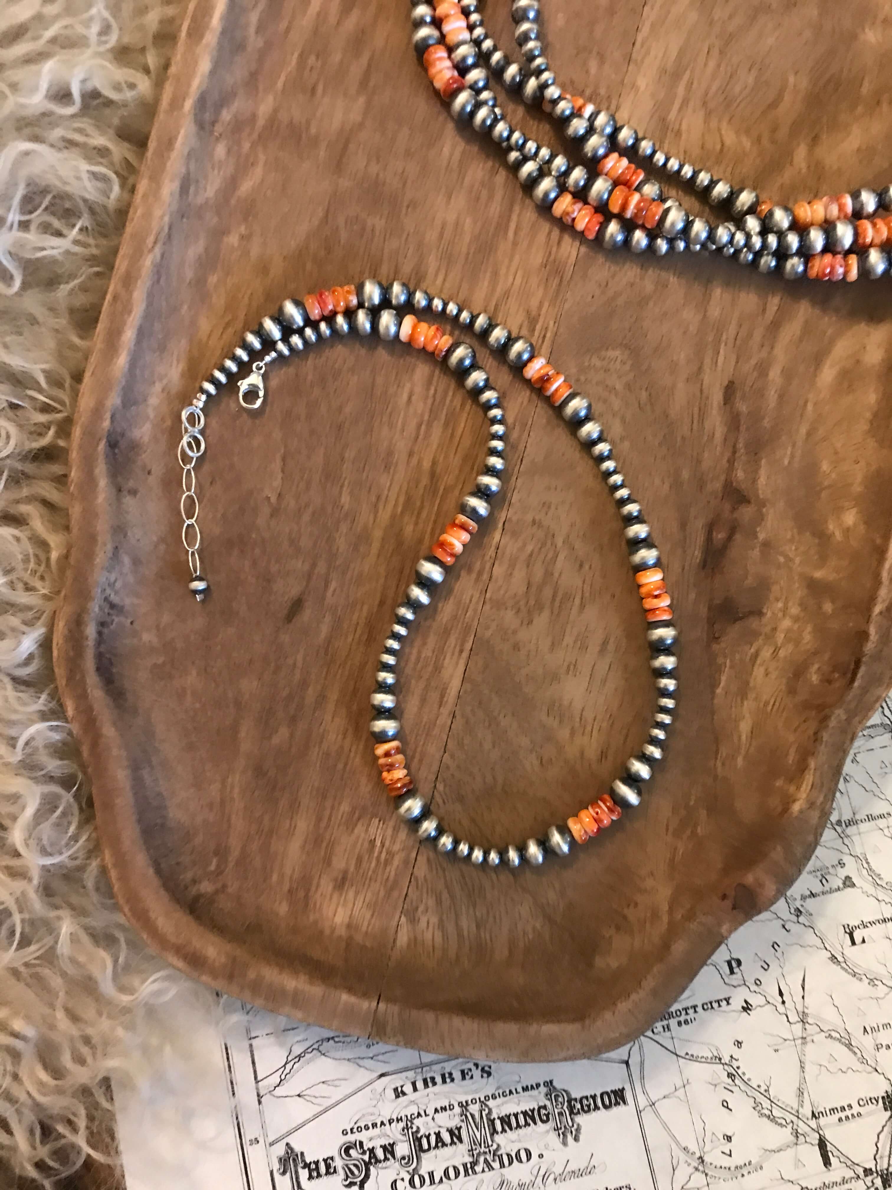 The Manhattan Necklace in Orange Spiny