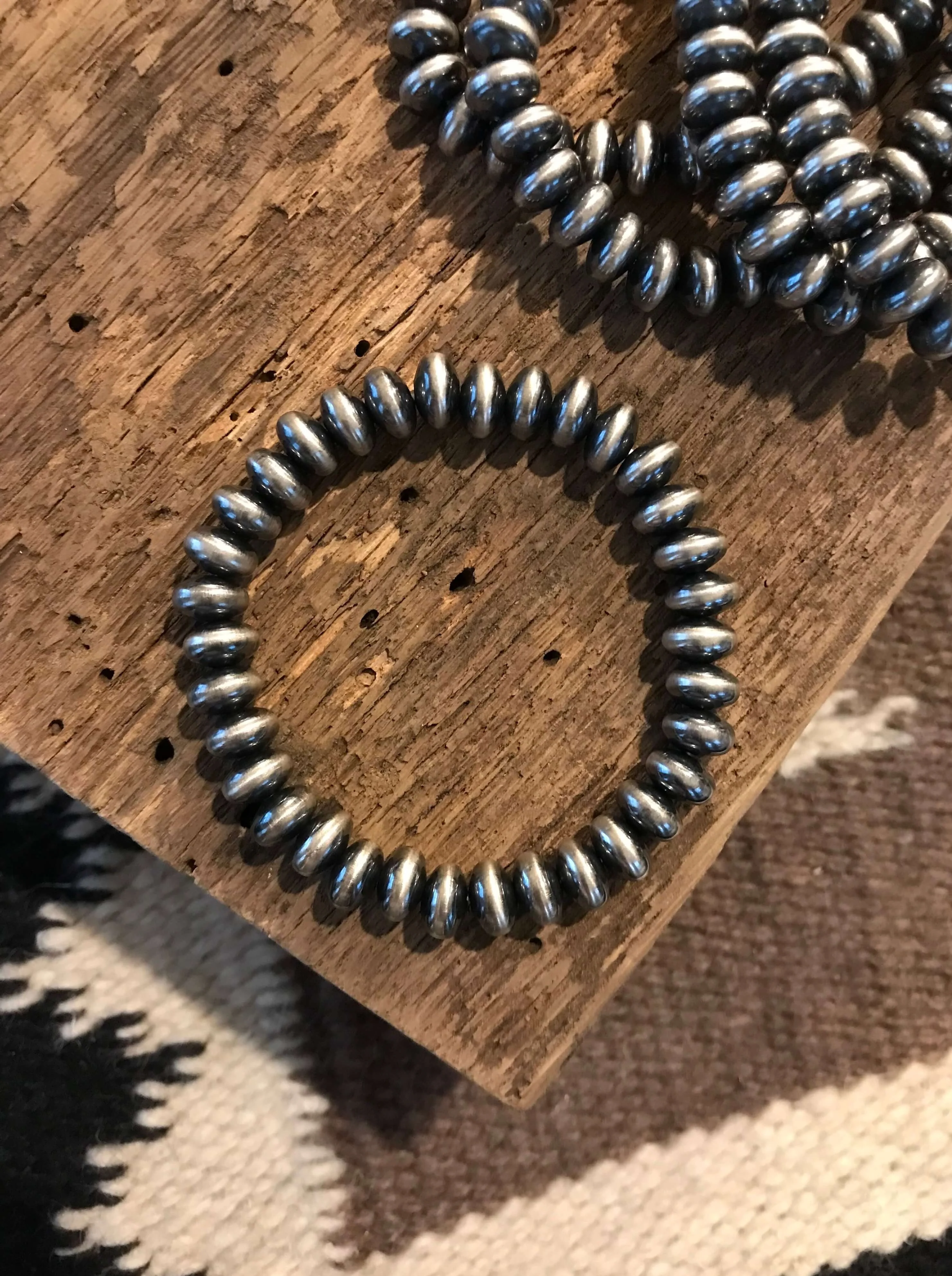 The Midland 9mm Saucer Stretch Bracelet