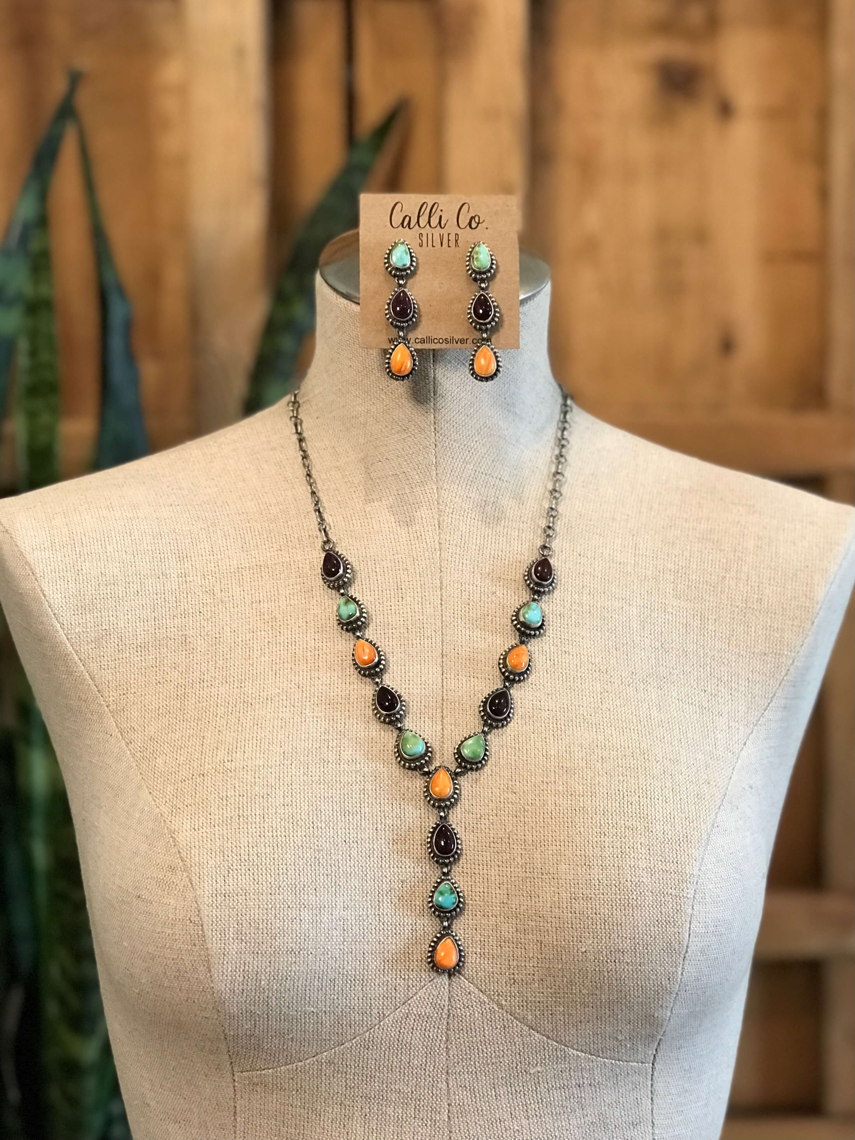The Monowi Lariat Necklace Set - Image 2
