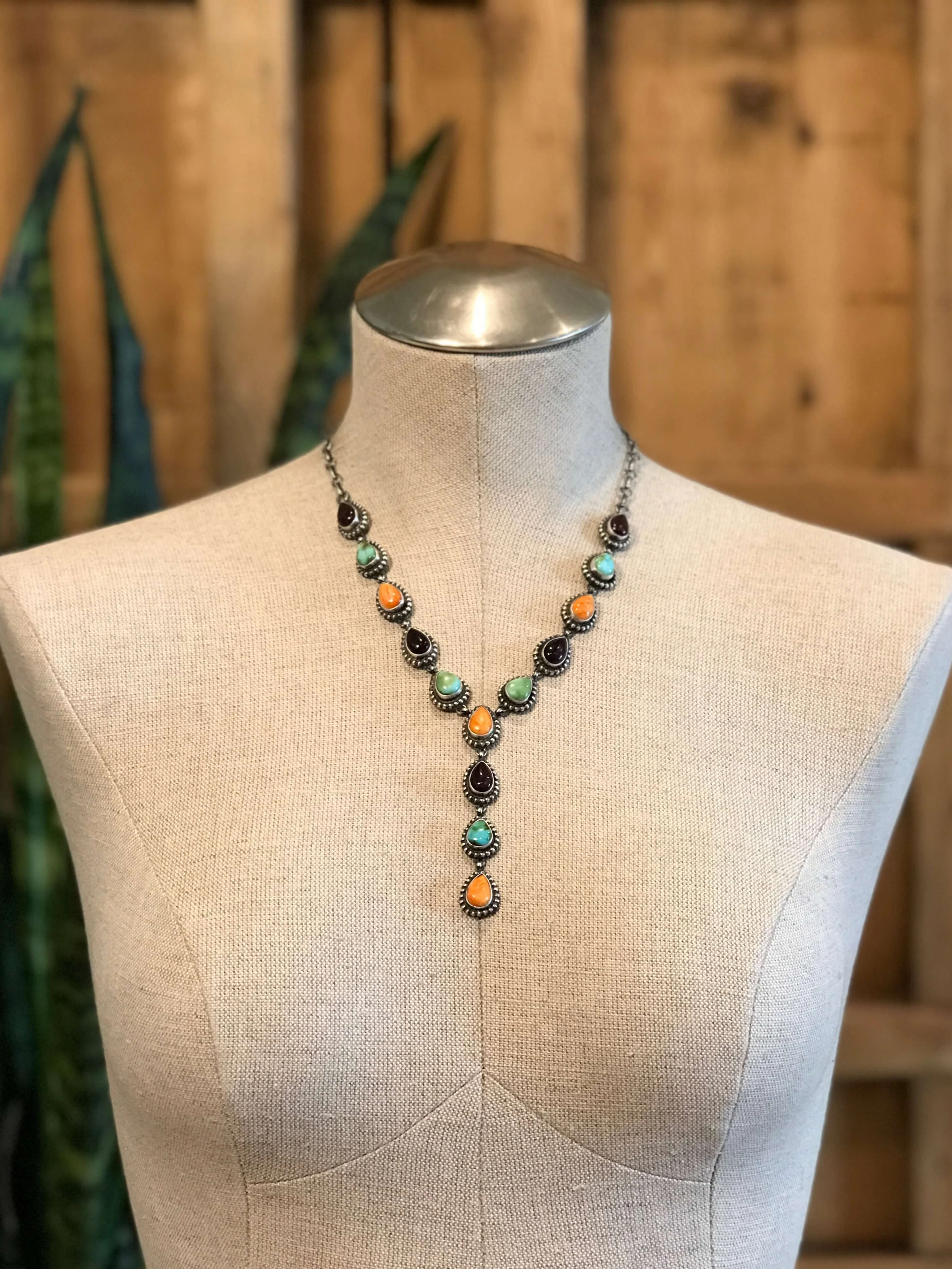 The Monowi Lariat Necklace Set - Image 3