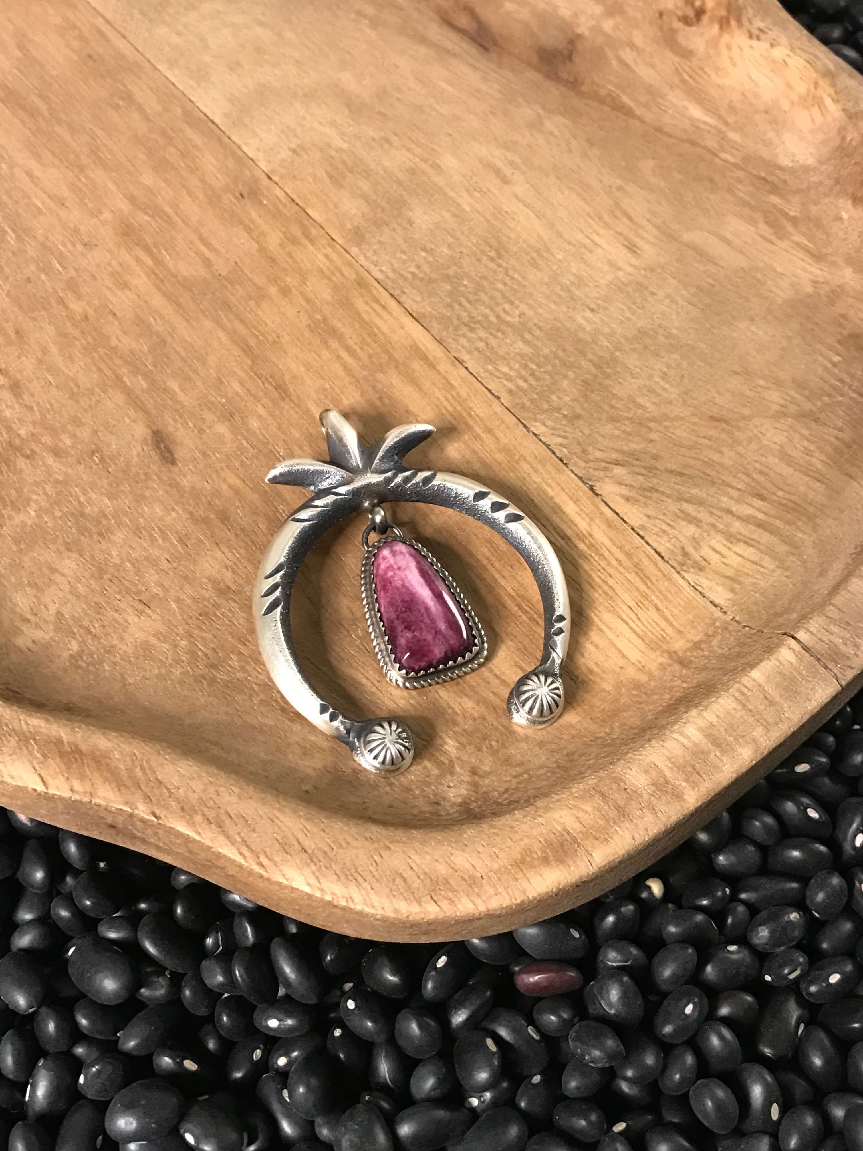 The Naja Pendant, 6