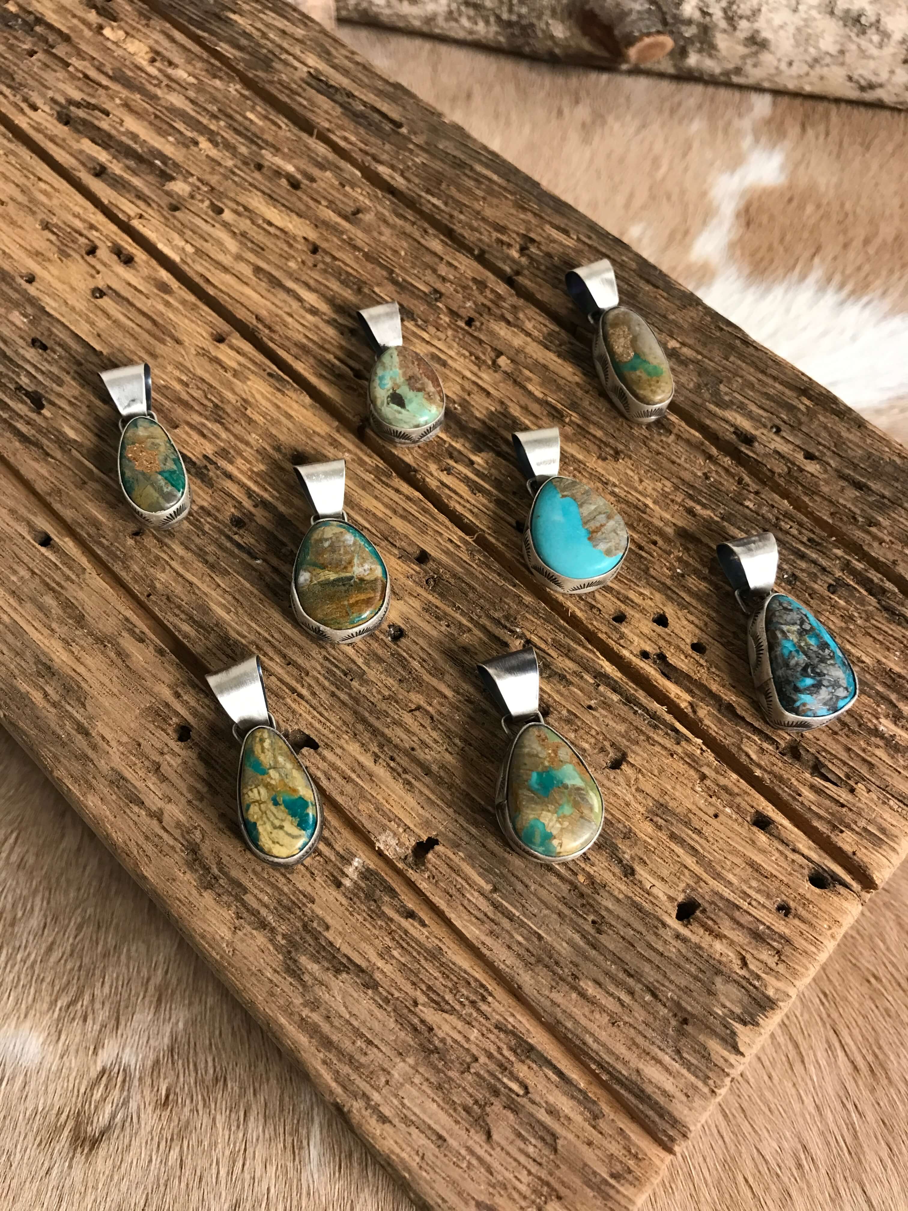 The Neiko Pendants