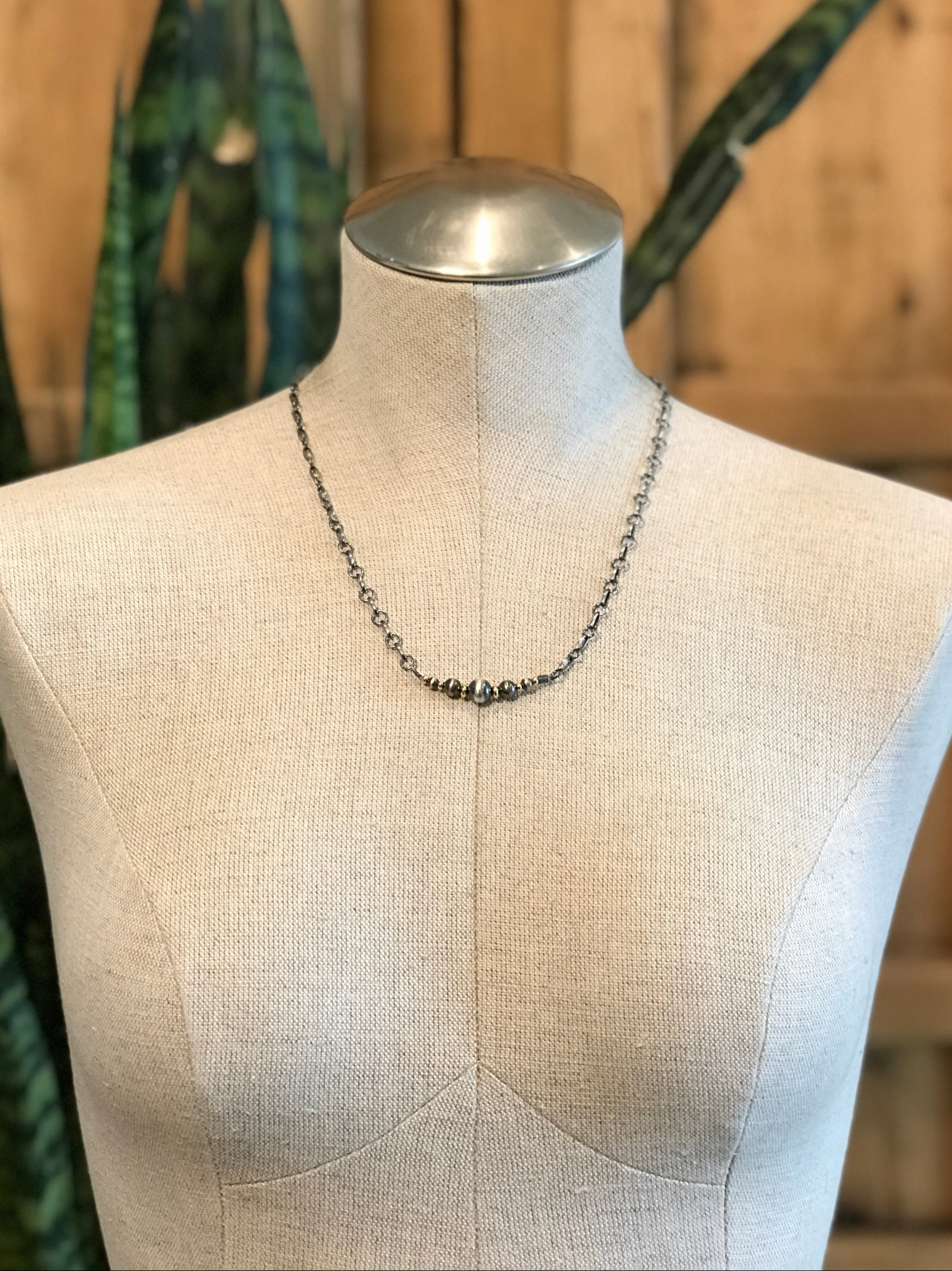 The Piper Gold + Pearl Necklace - Image 3