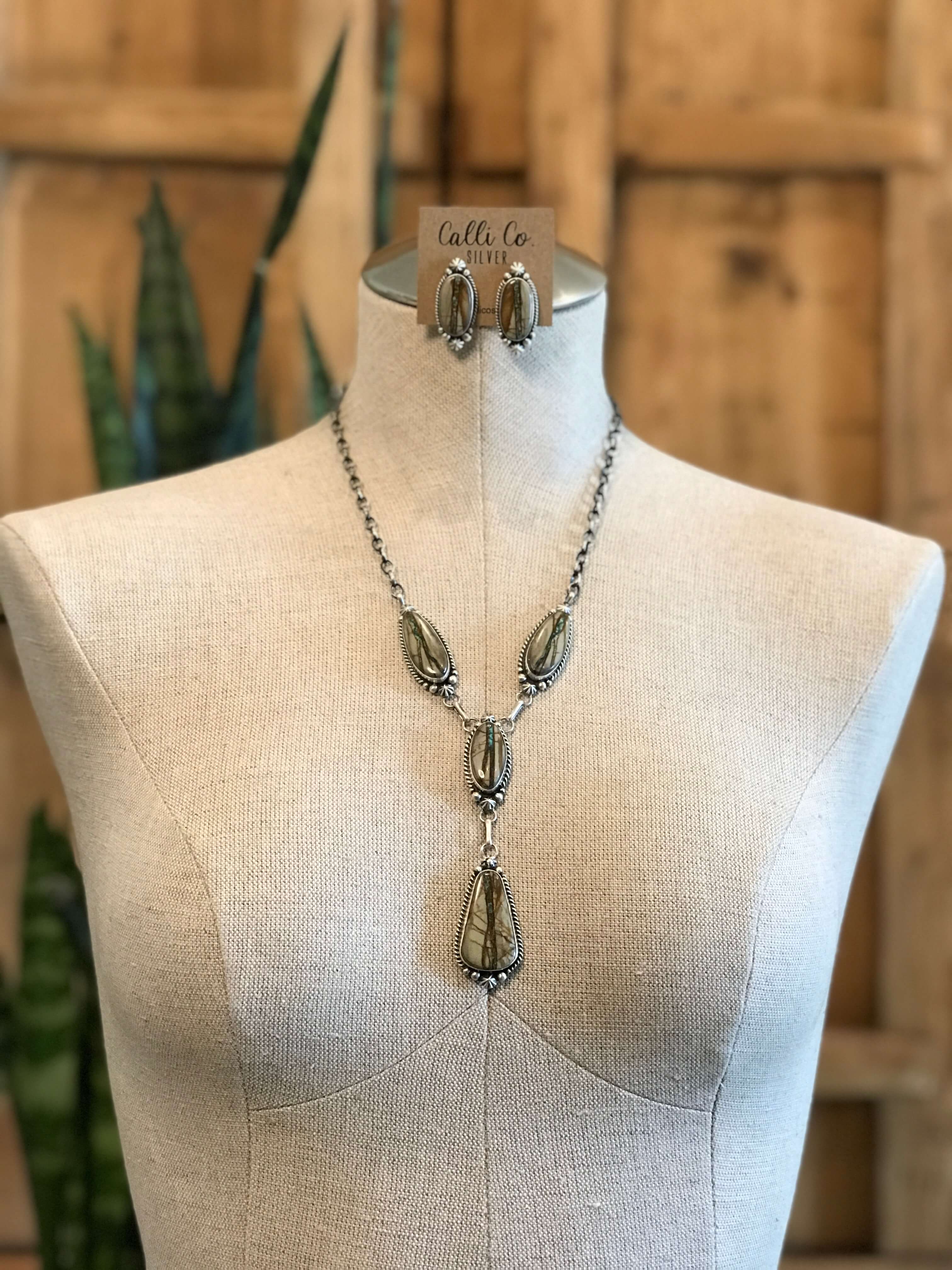 The Rio Lobo Lariat Necklace Set - Image 2