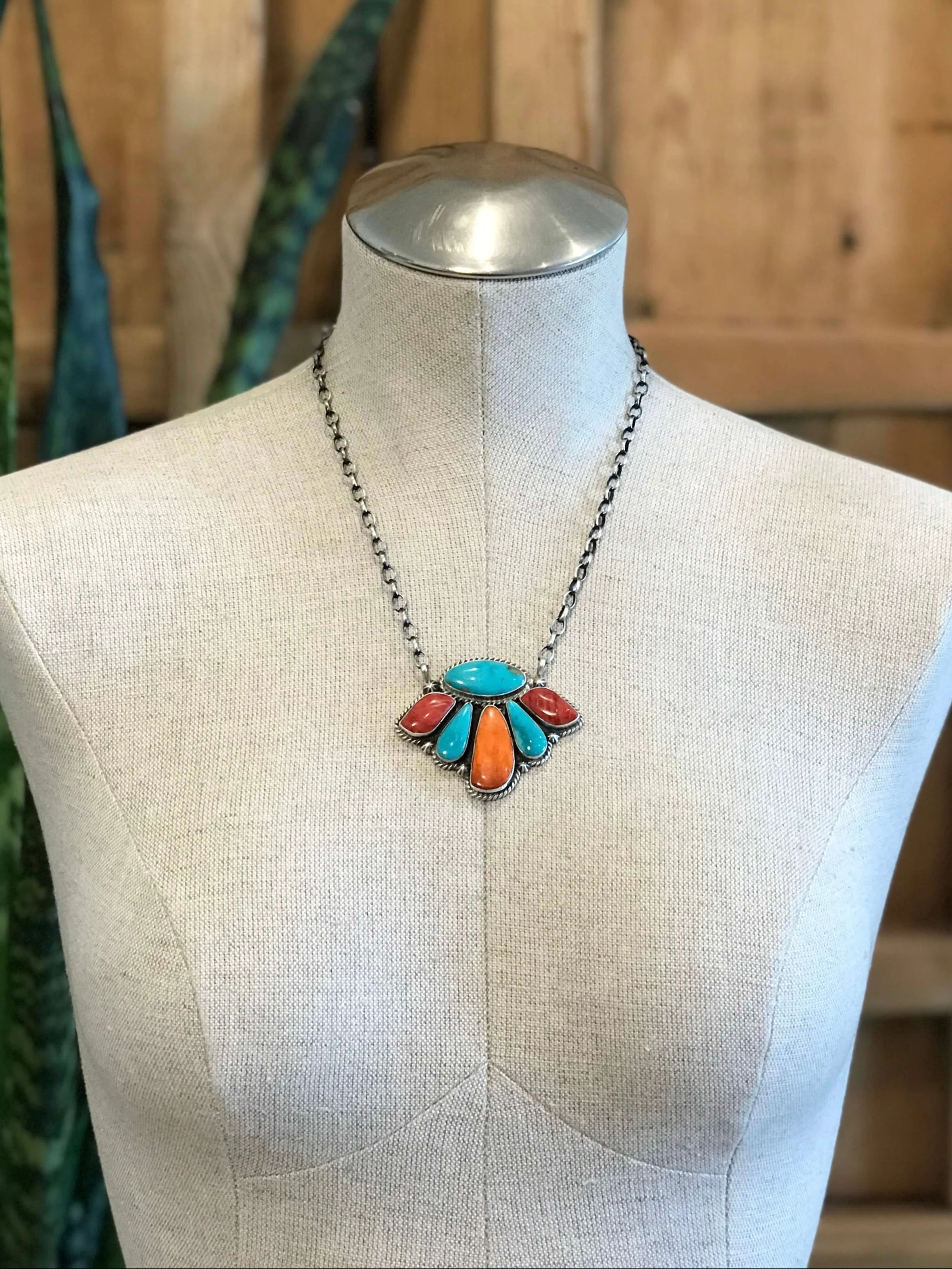The Sagonige Turquoise and Spiny Necklace - Image 2