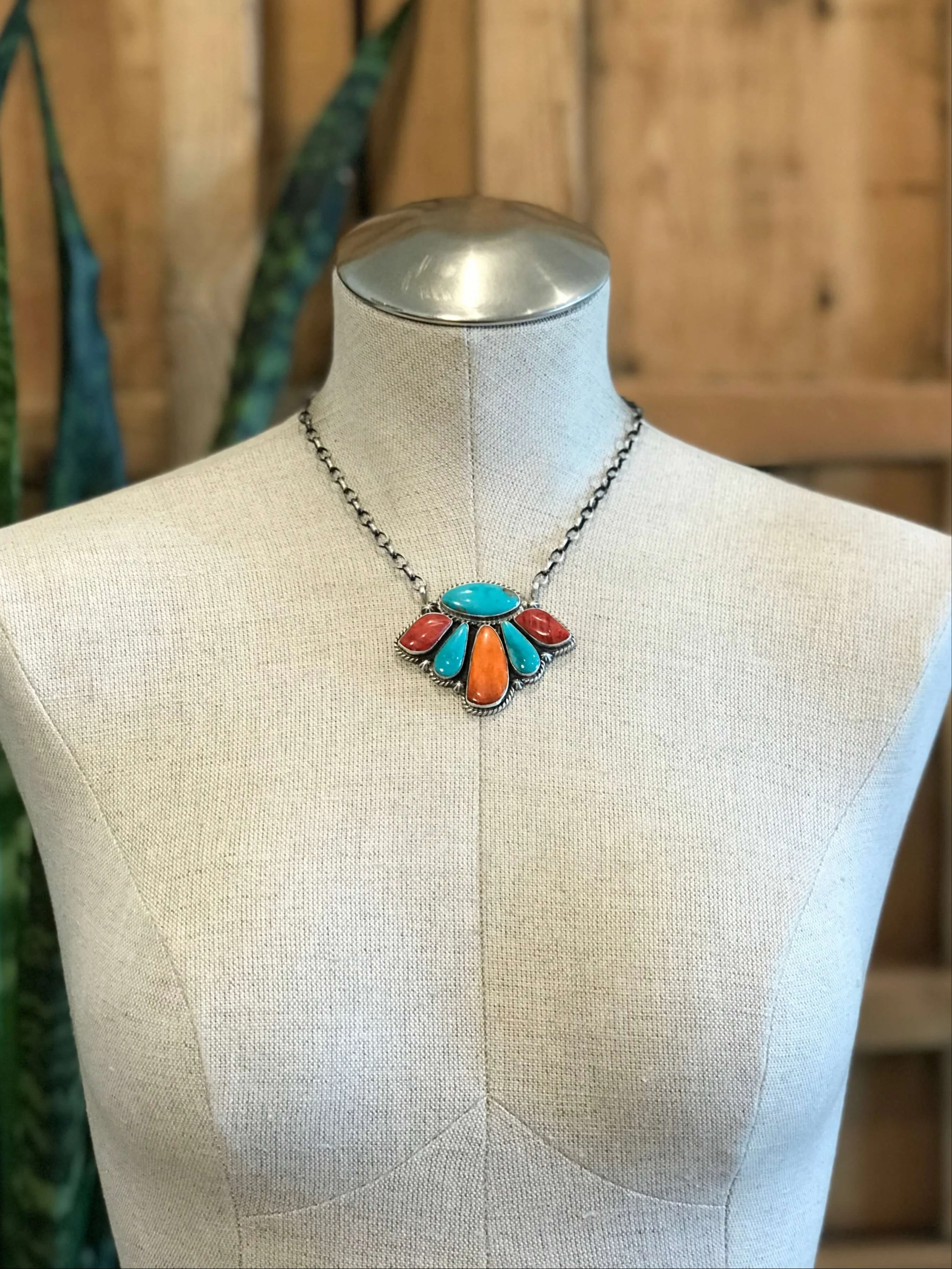 The Sagonige Turquoise and Spiny Necklace - Image 3