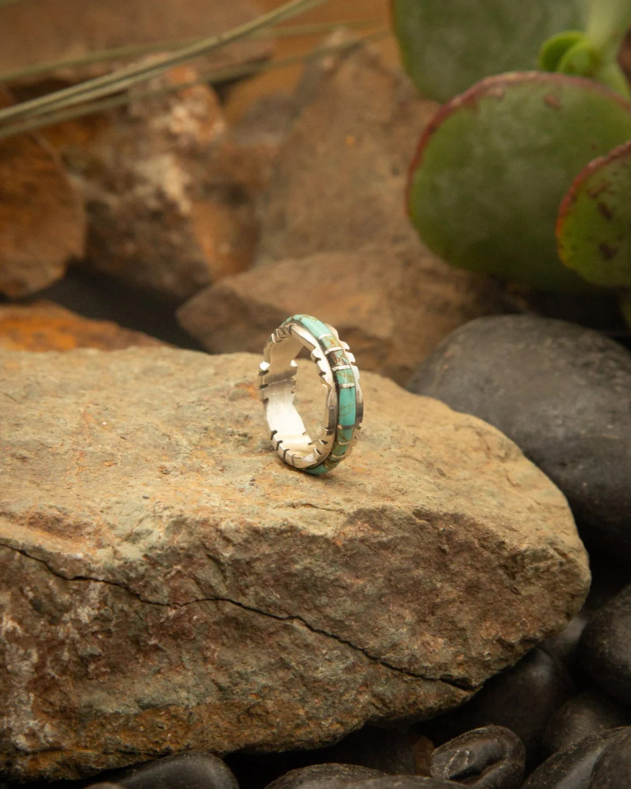 The Scalloped Inlay Ring in Light Blue - Image 2