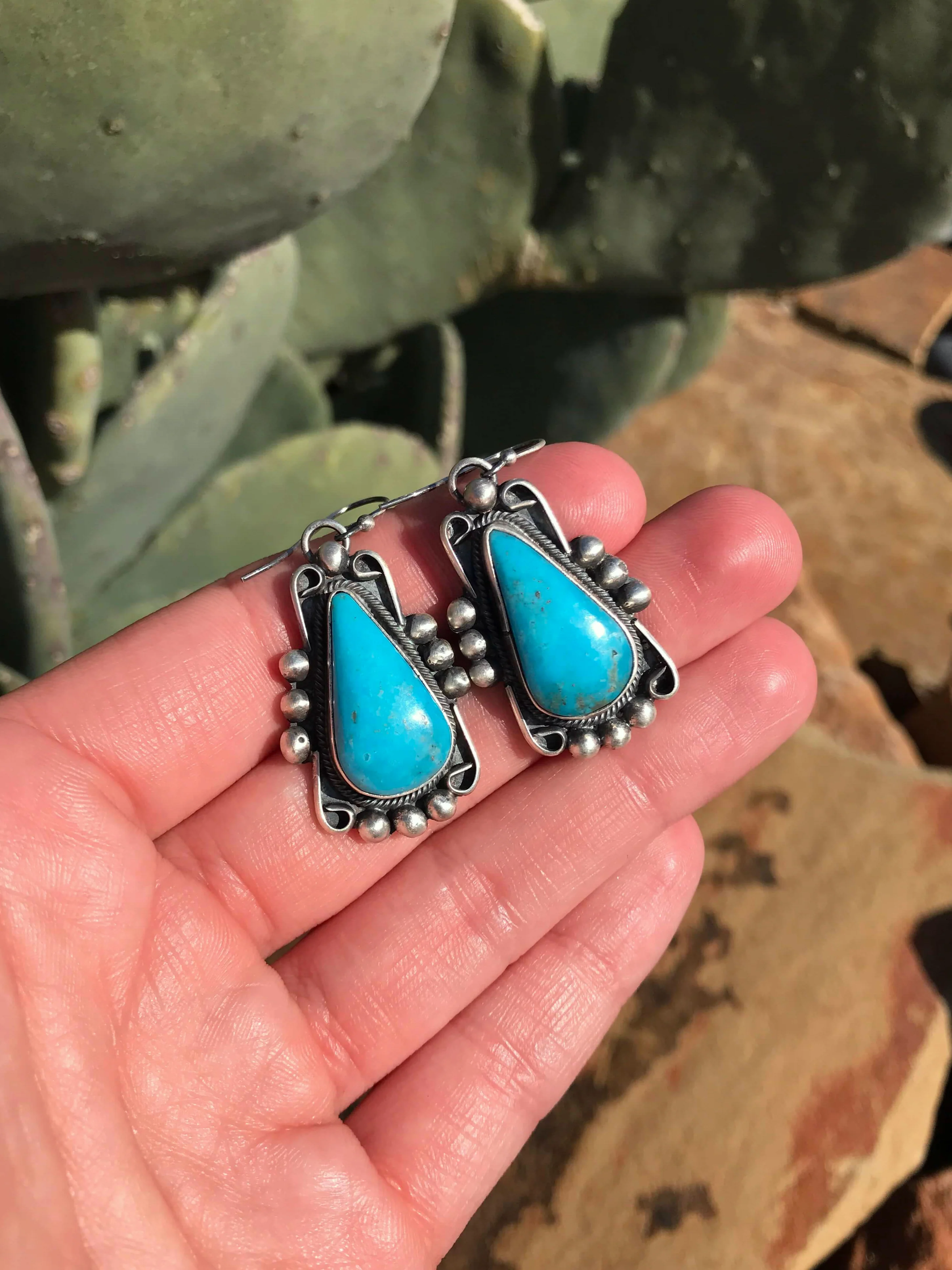 The Turquoise Dangle Earrings, 7