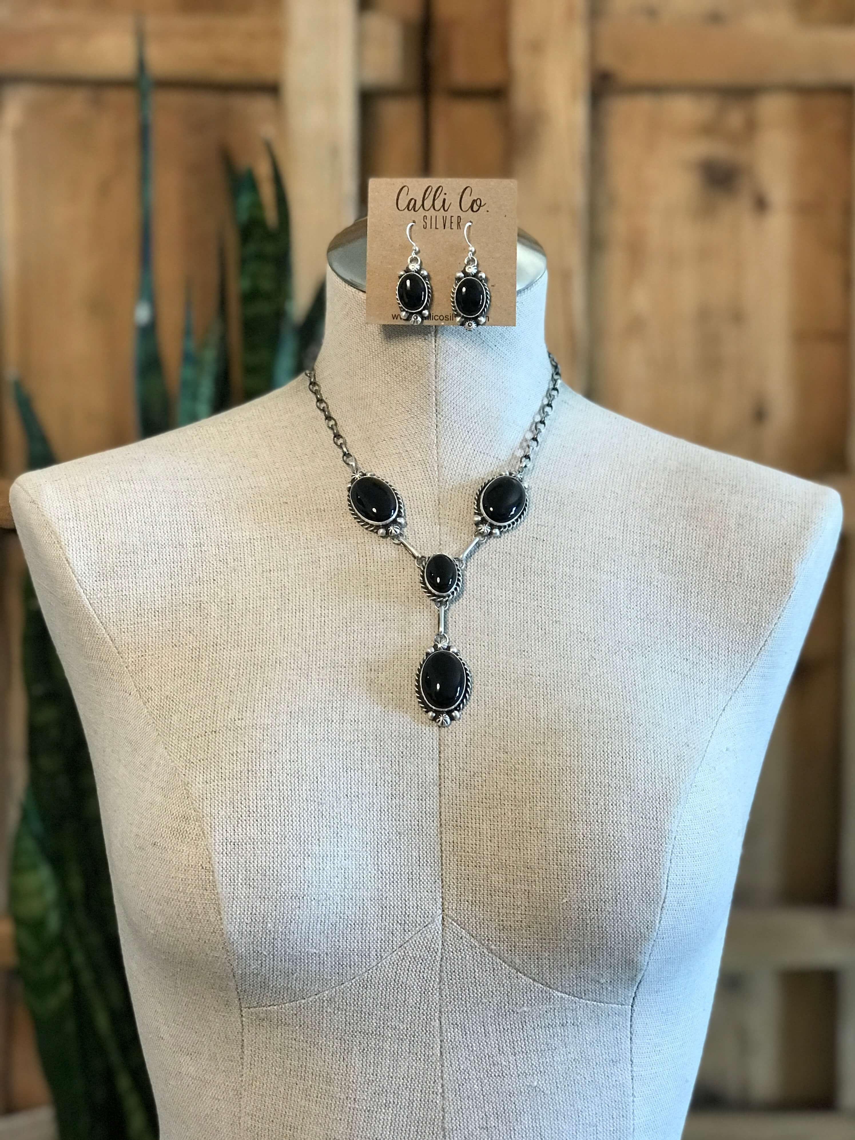 The Valor Onyx Lariat Necklace Set - Image 3