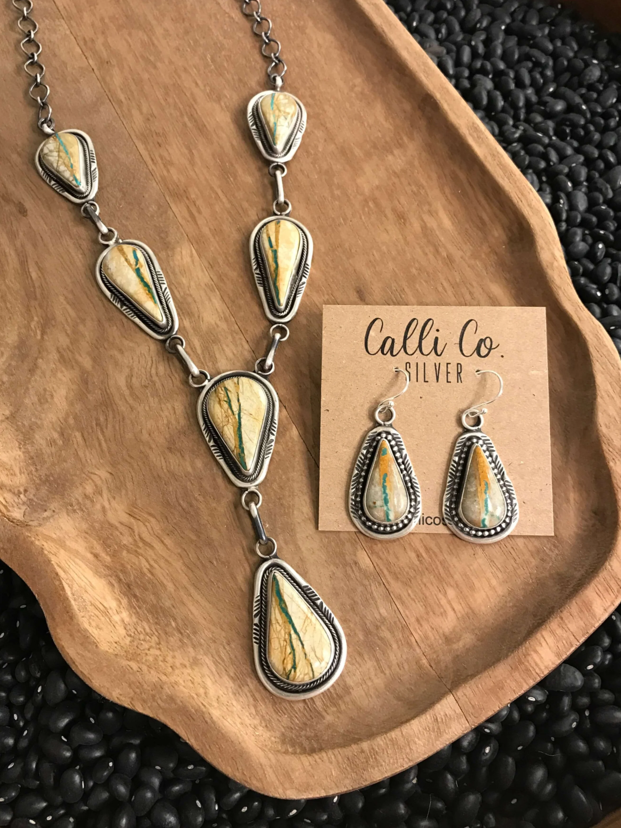 The Washta Lariat Necklace Set