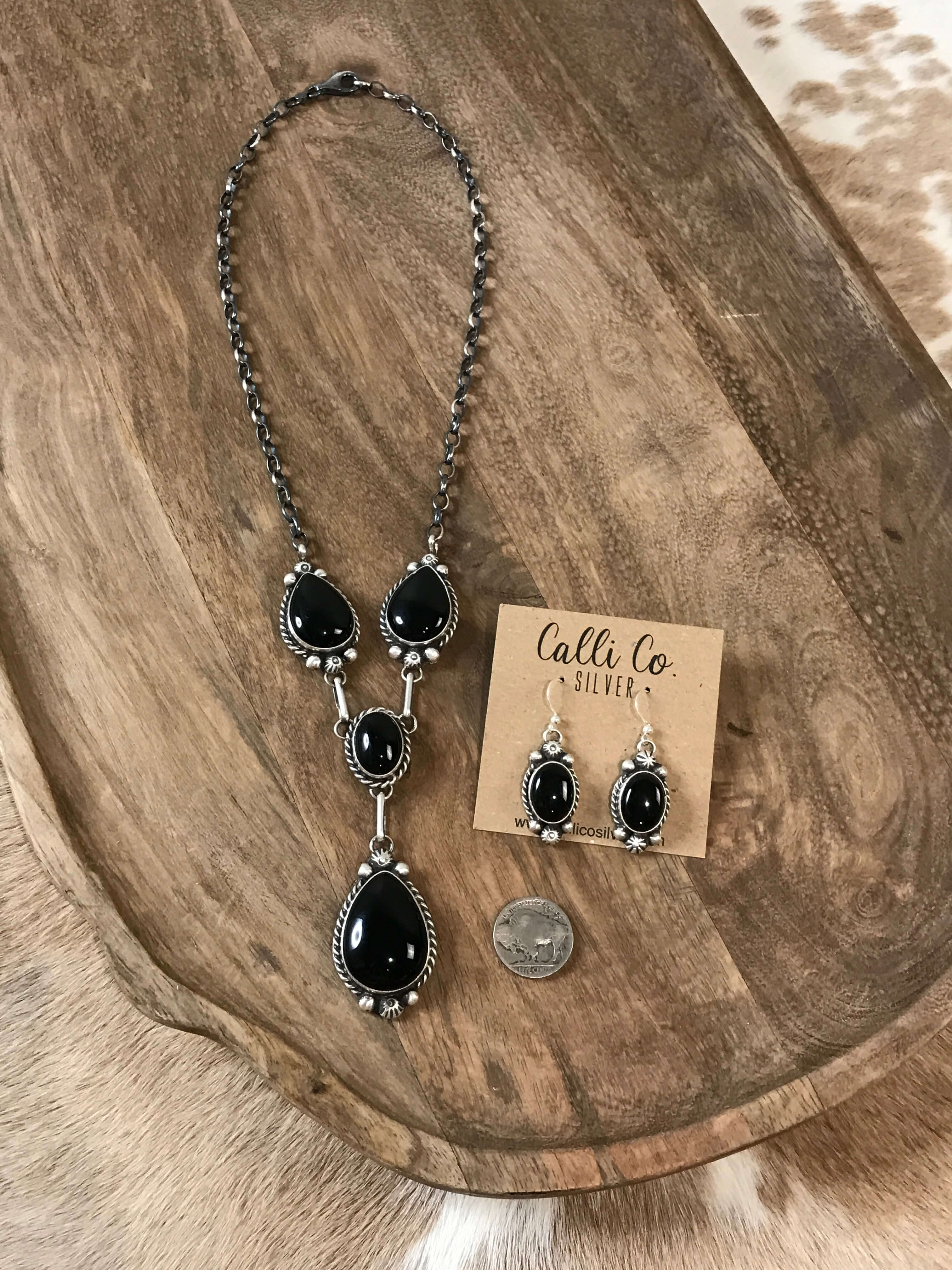 The Wrenley Onyx Lariat Necklace Set - Image 4