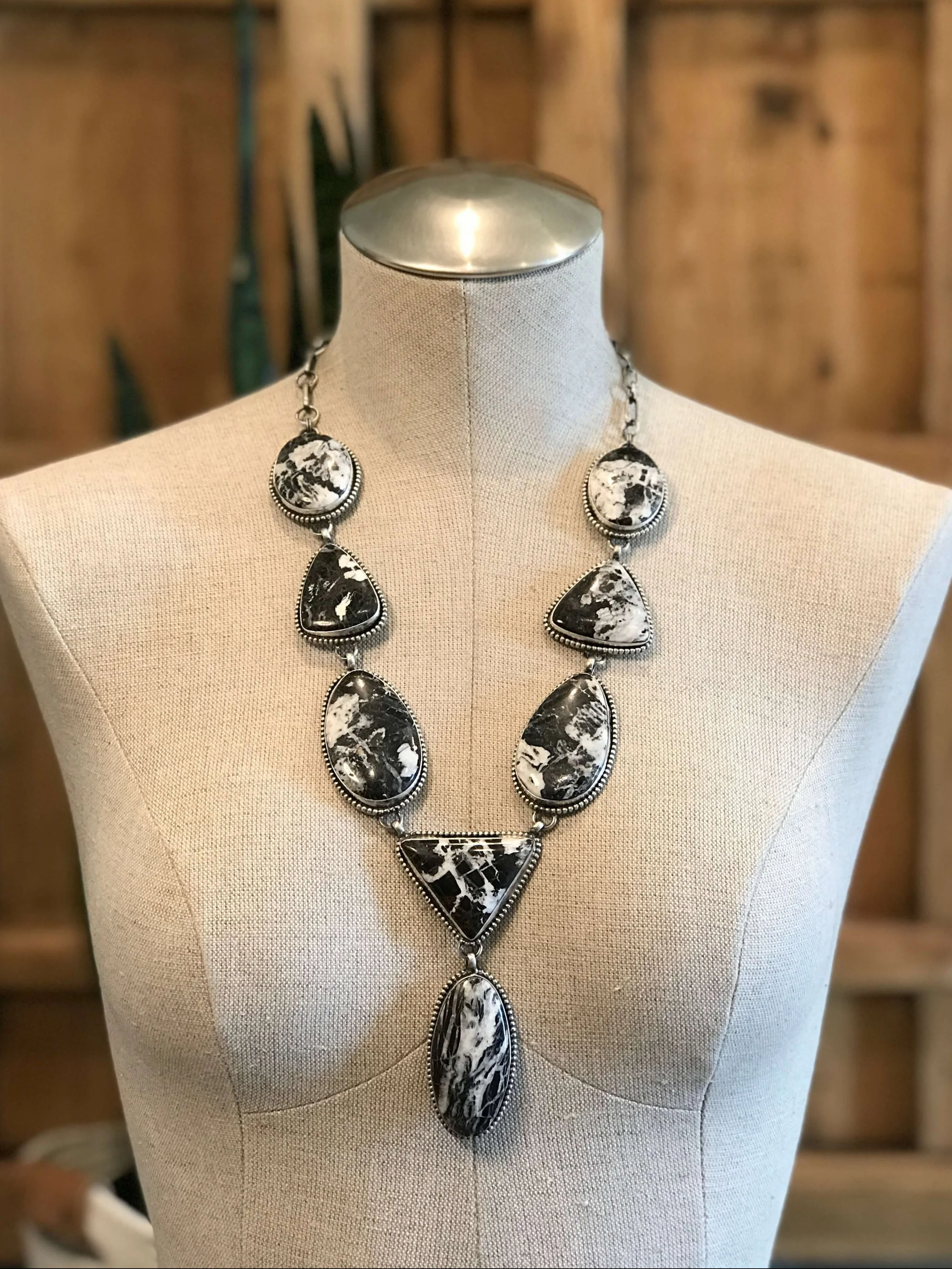 The Yukon Lariat Necklace - Image 2